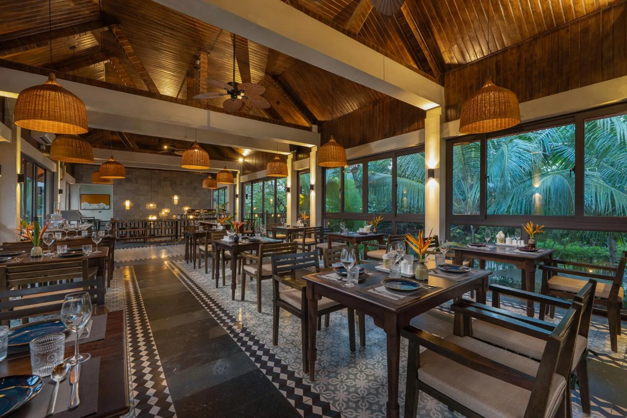 Restaurant/places to eat in Coco Island Resort Ninh Binh