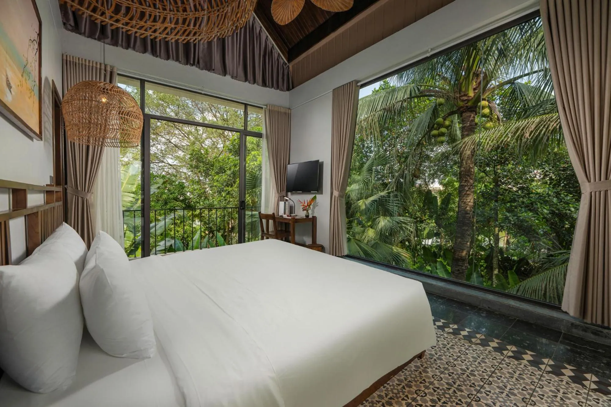 Communal lounge/ TV room, Bed in Coco Island Resort Ninh Binh