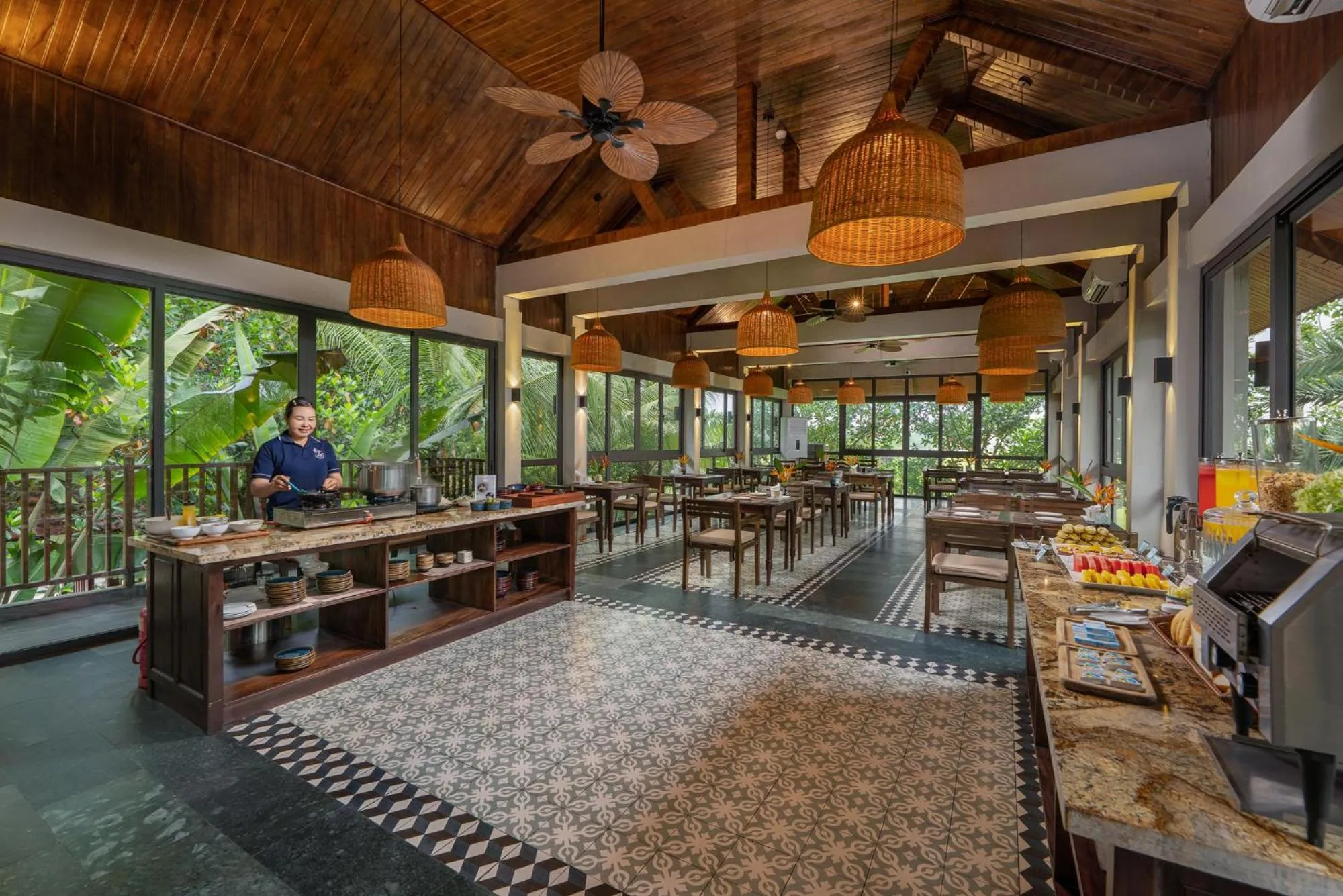 Restaurant/places to eat in Coco Island Resort Ninh Binh