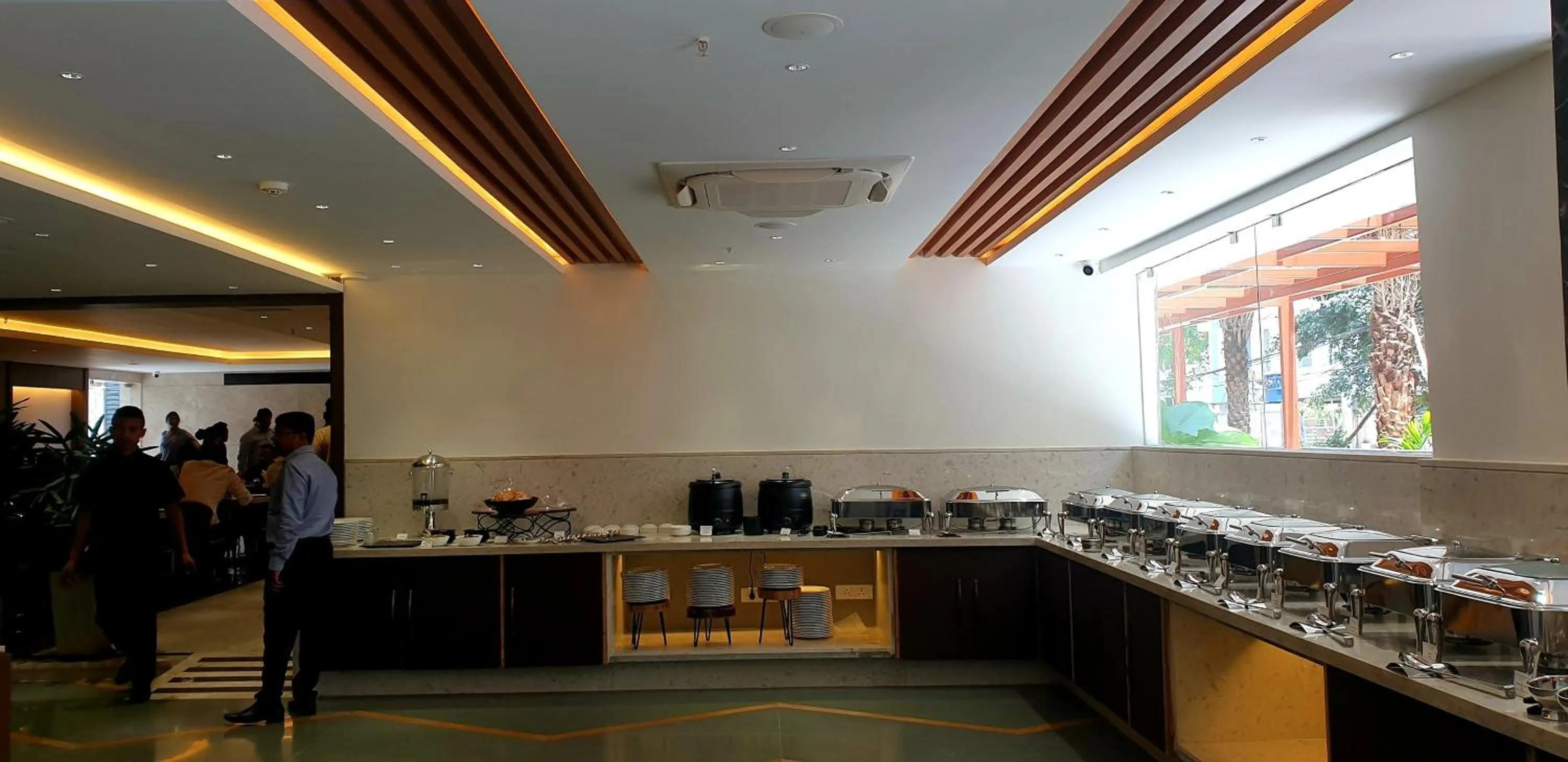 Restaurant/places to eat in Hotel Silver Clé