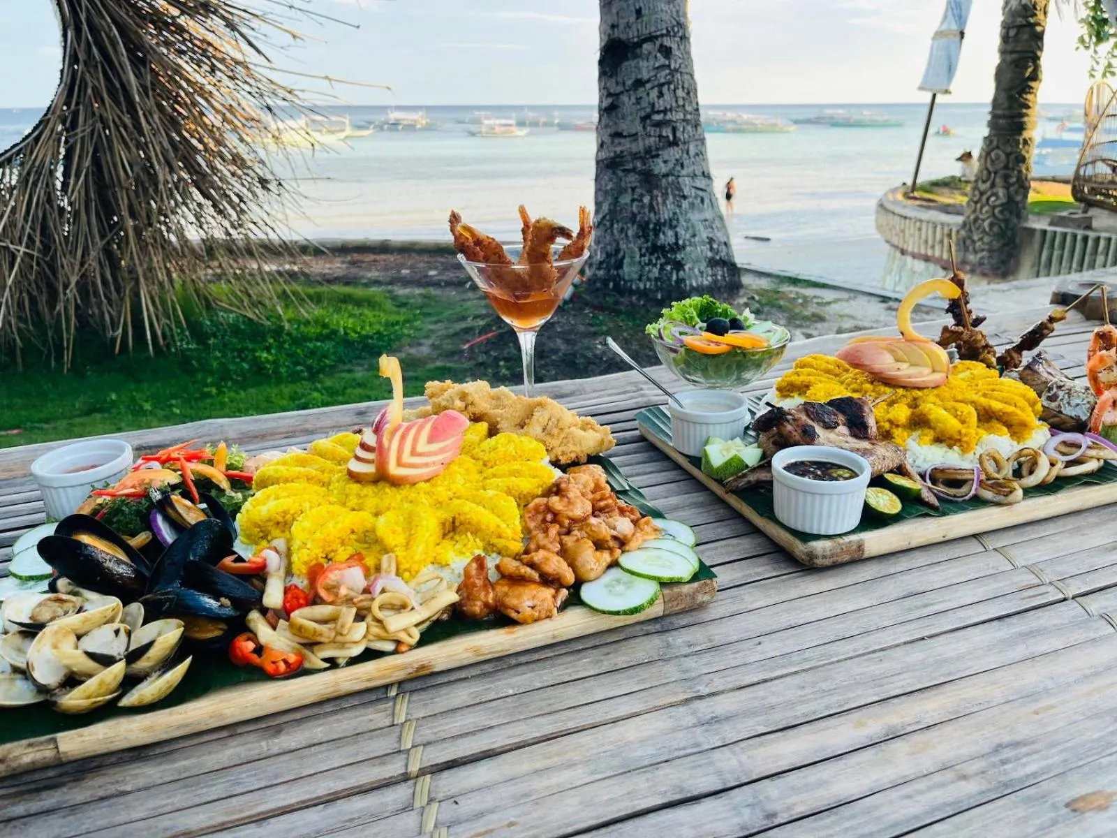 On Board Panglao Beach Hostel & Resort with FREE MOTORBIKE