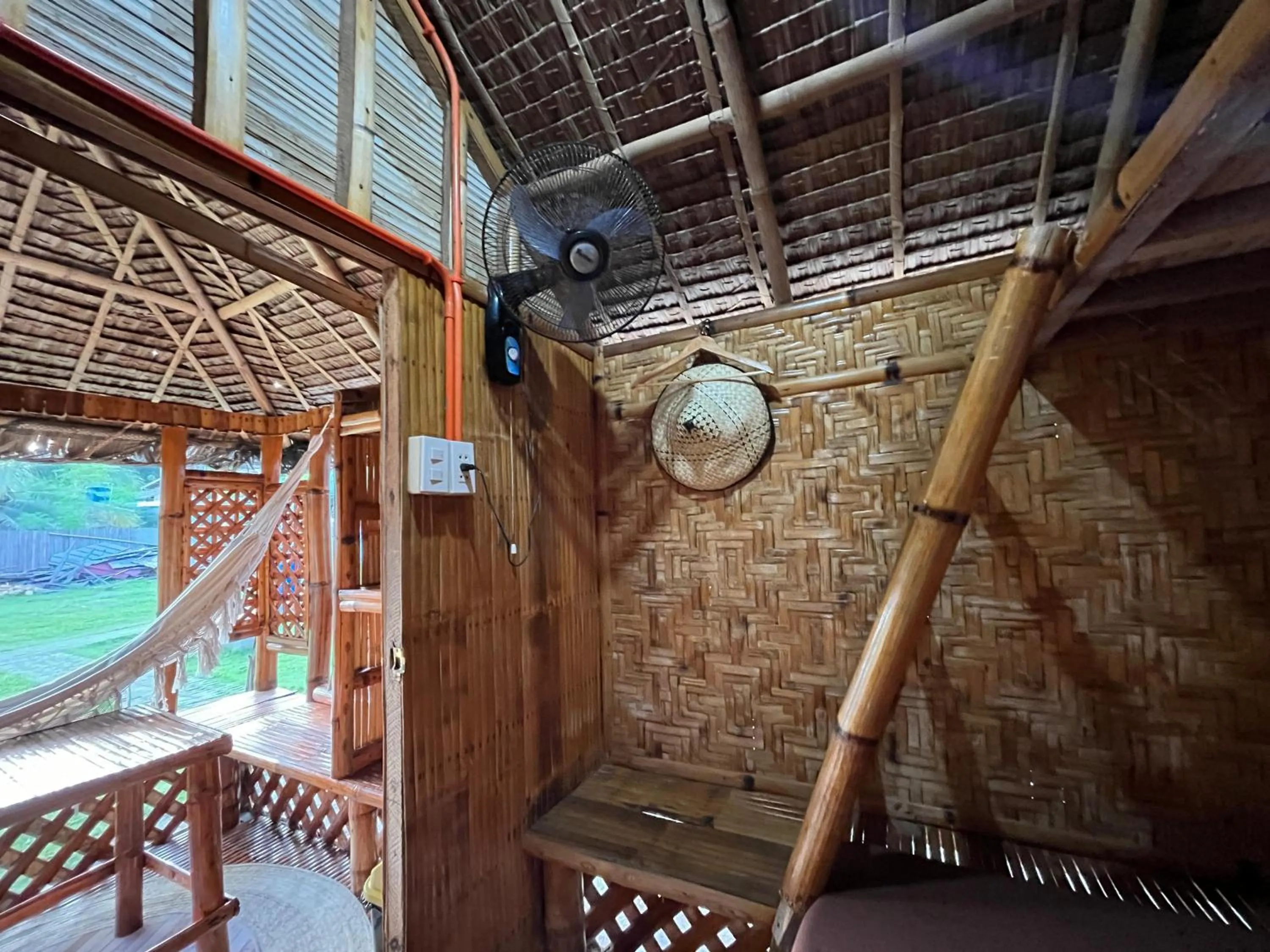 On Board Panglao Beach Hostel & Resort with FREE MOTORBIKE