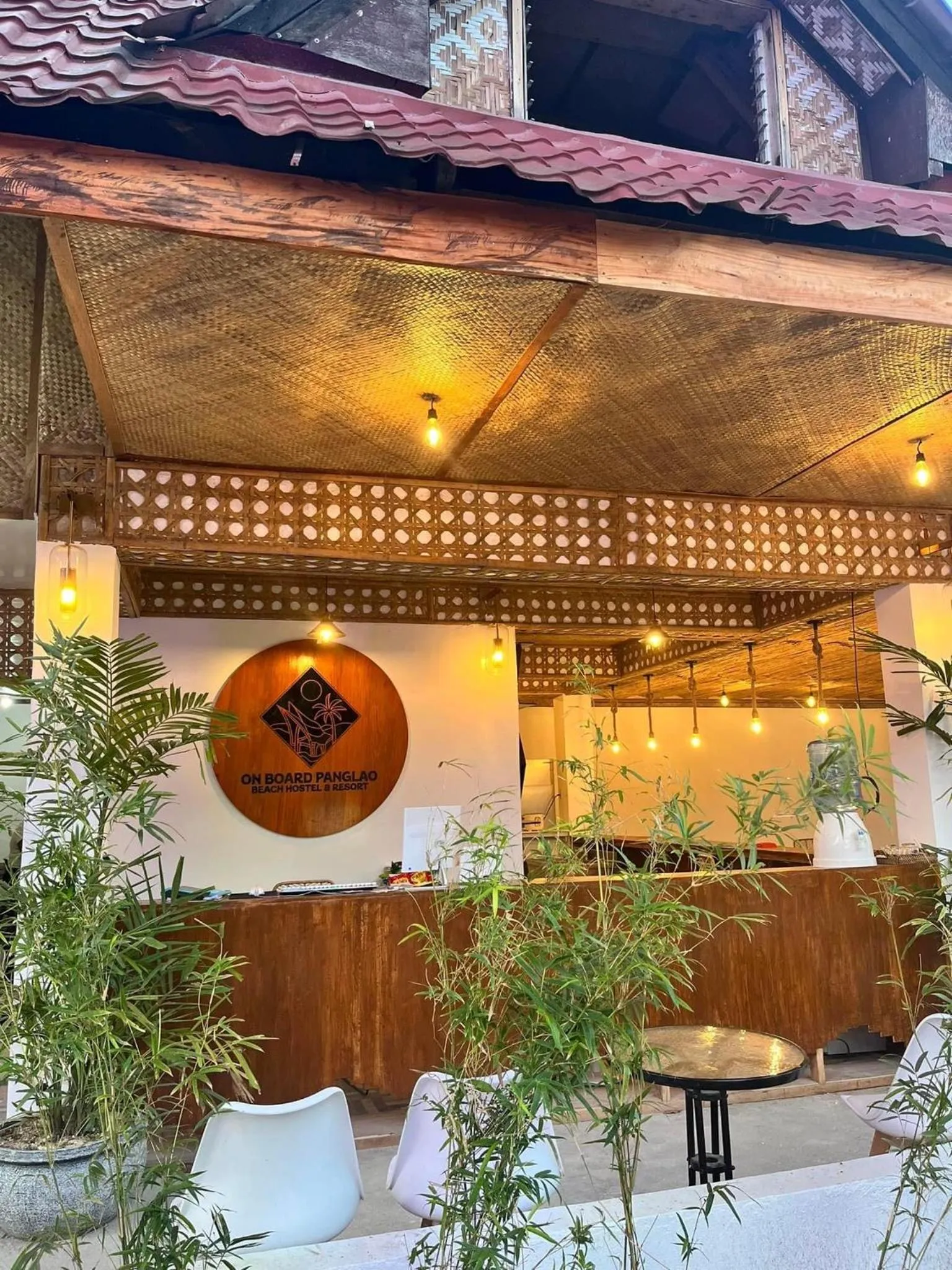 On Board Panglao Beach Hostel & Resort with FREE MOTORBIKE