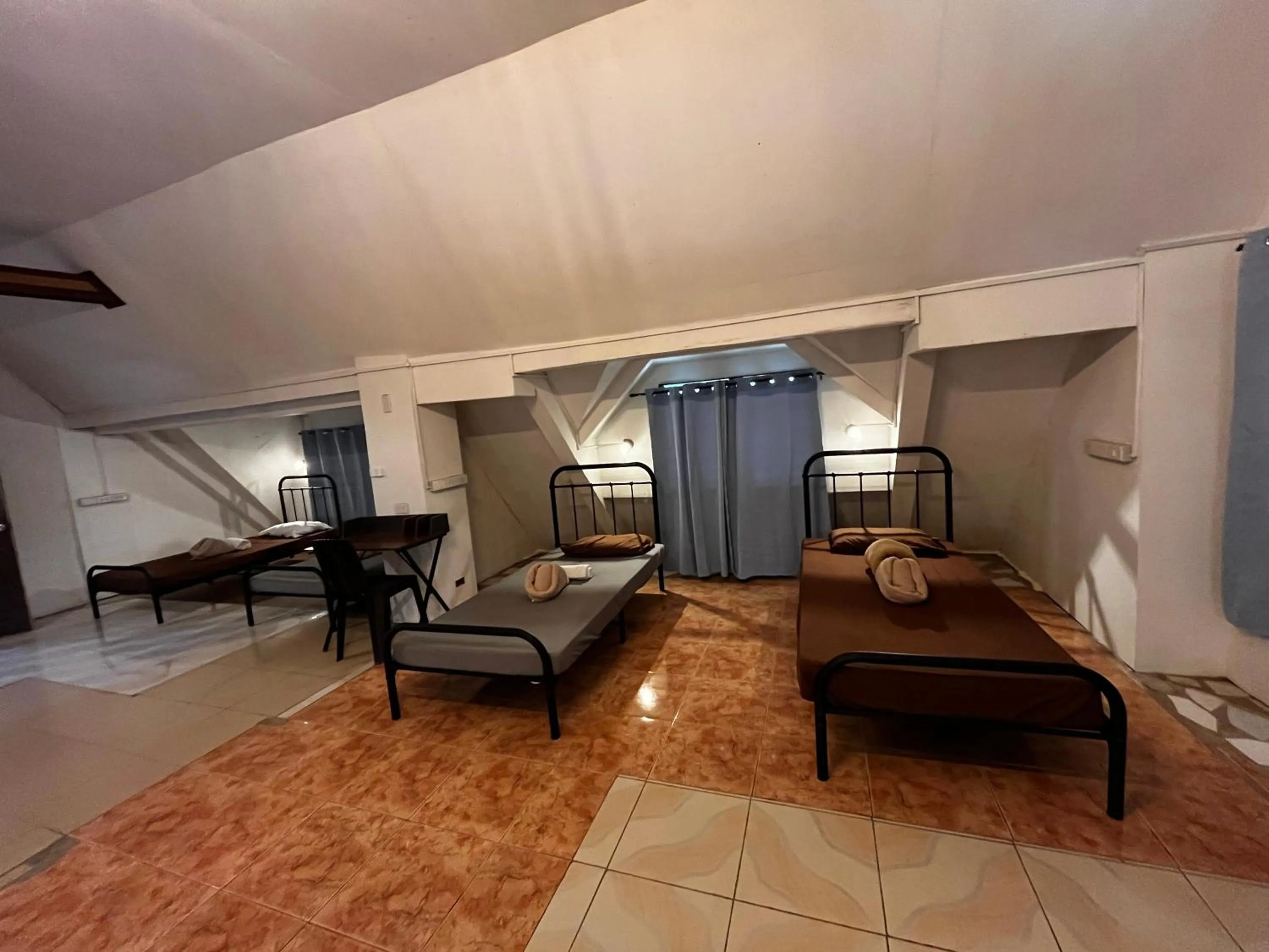 On Board Panglao Beach Hostel & Resort with FREE MOTORBIKE