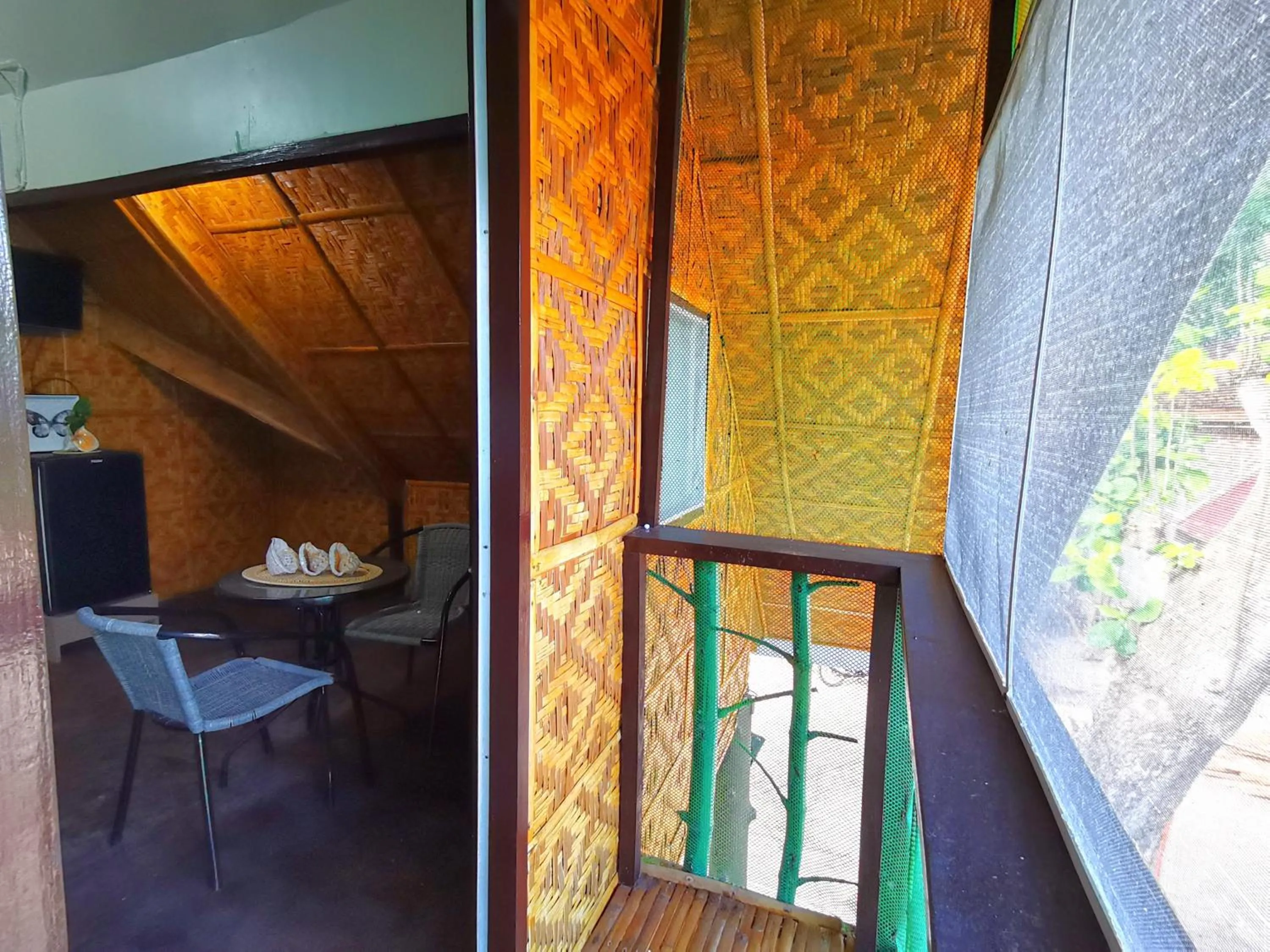 On Board Panglao Beach Hostel & Resort with FREE MOTORBIKE