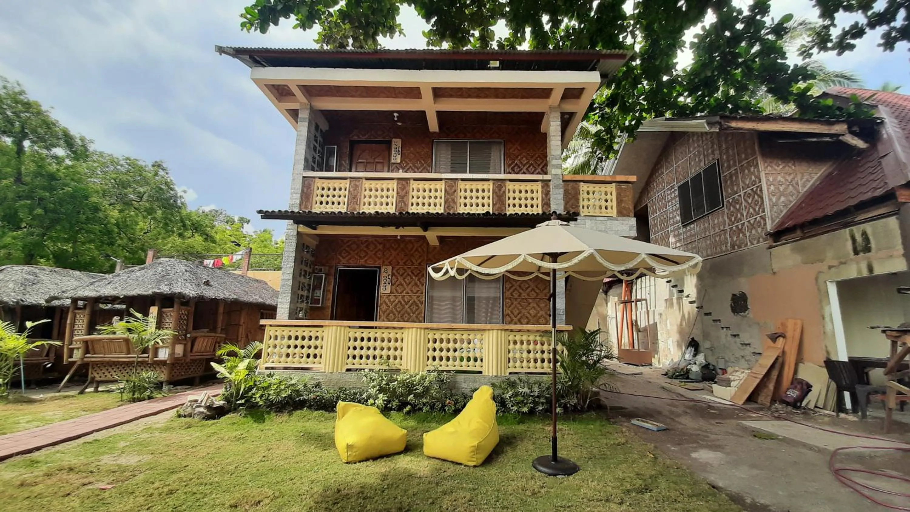 On Board Panglao Beach Hostel & Resort with FREE MOTORBIKE