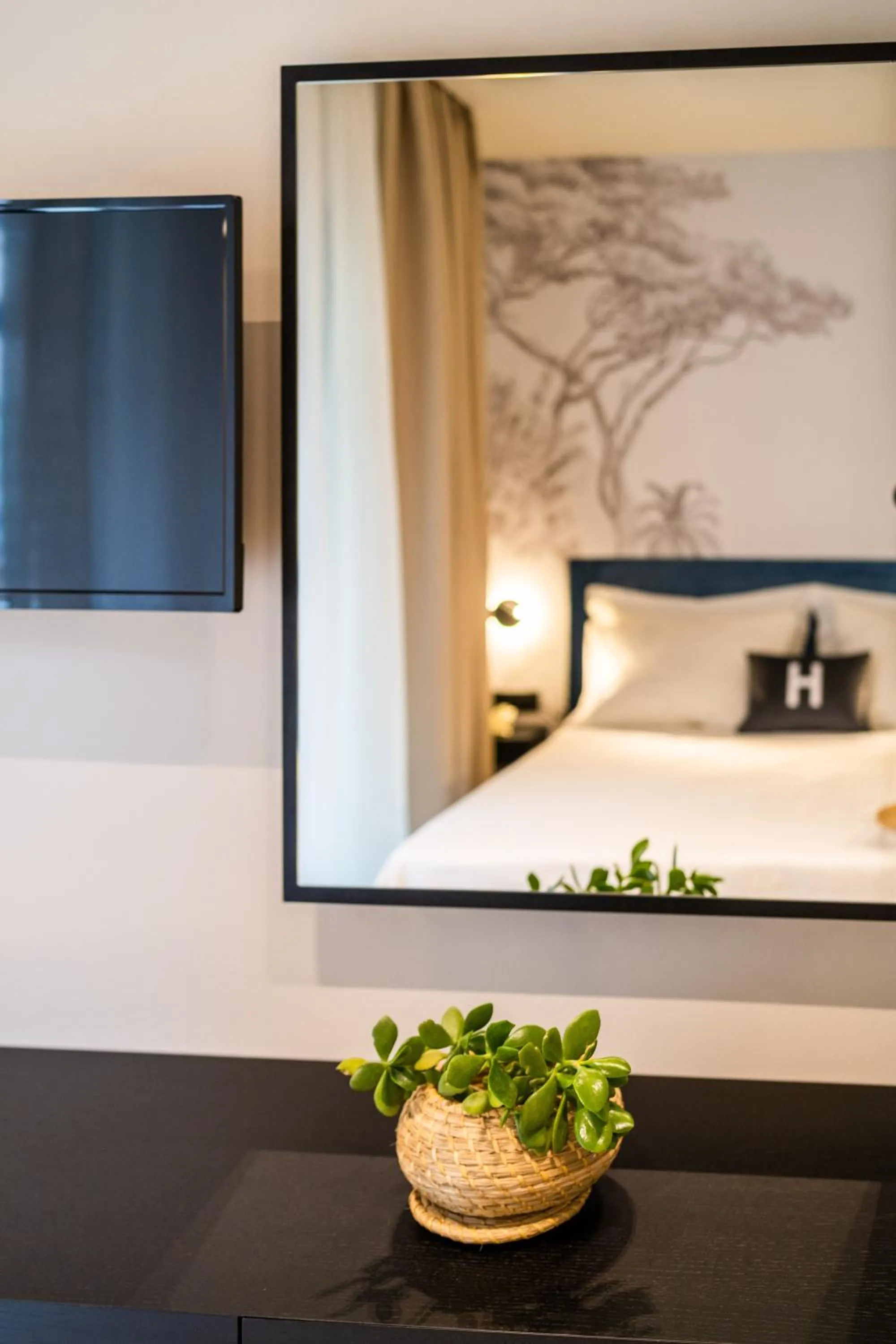 Photo of the whole room, Bed in Hara Suites