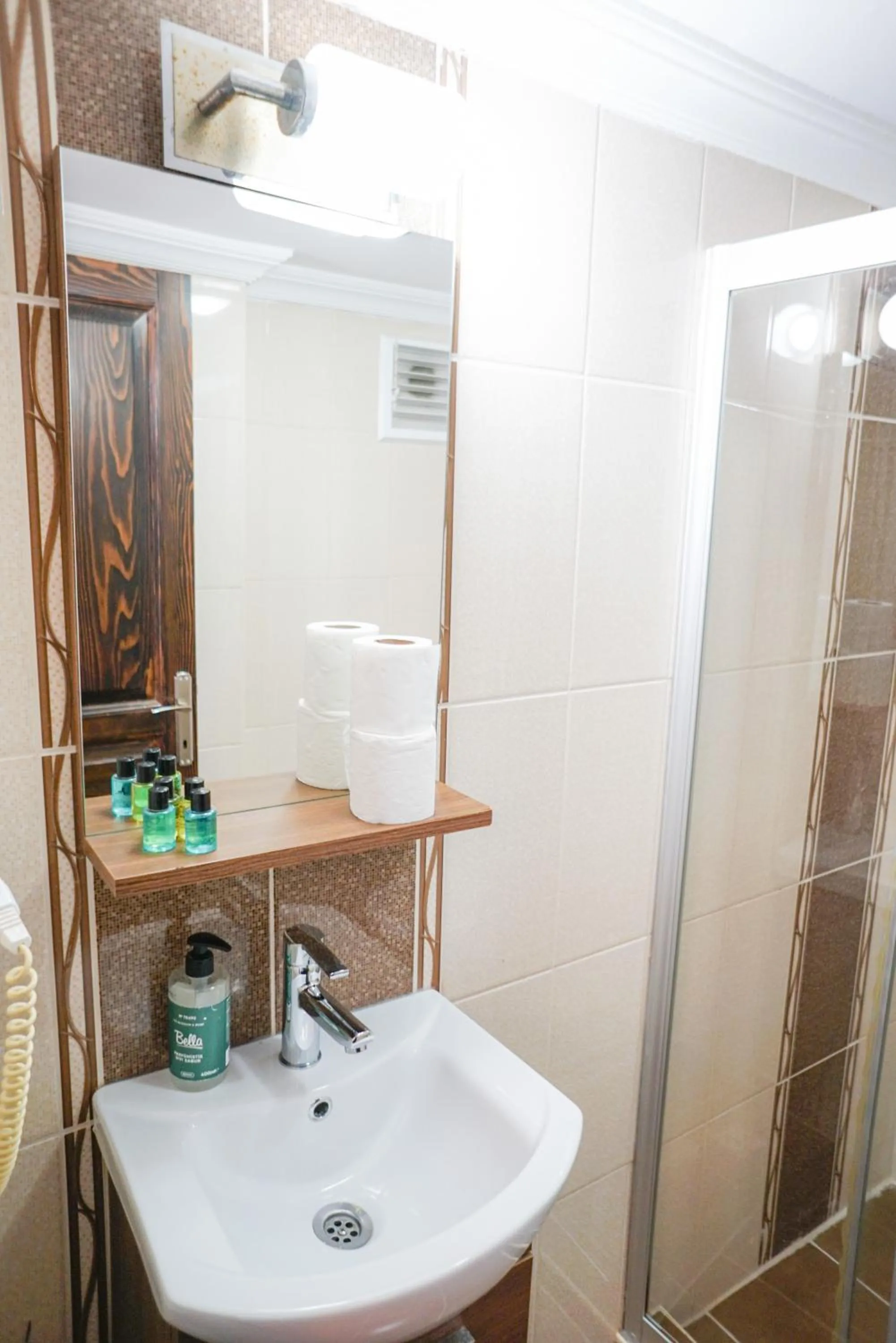 Shower in My Way Tera Butik Otel