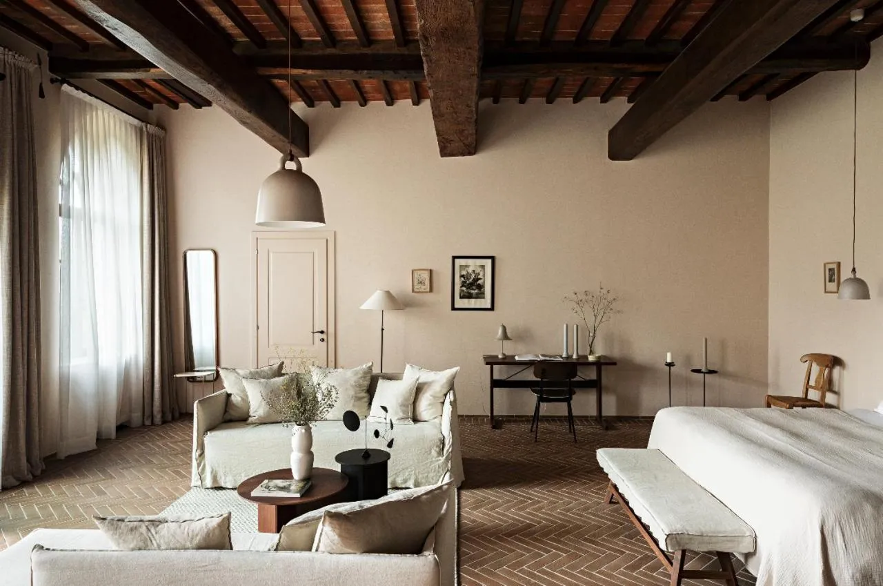 Photo of the whole room in Pieve Aldina Relais & Châteaux