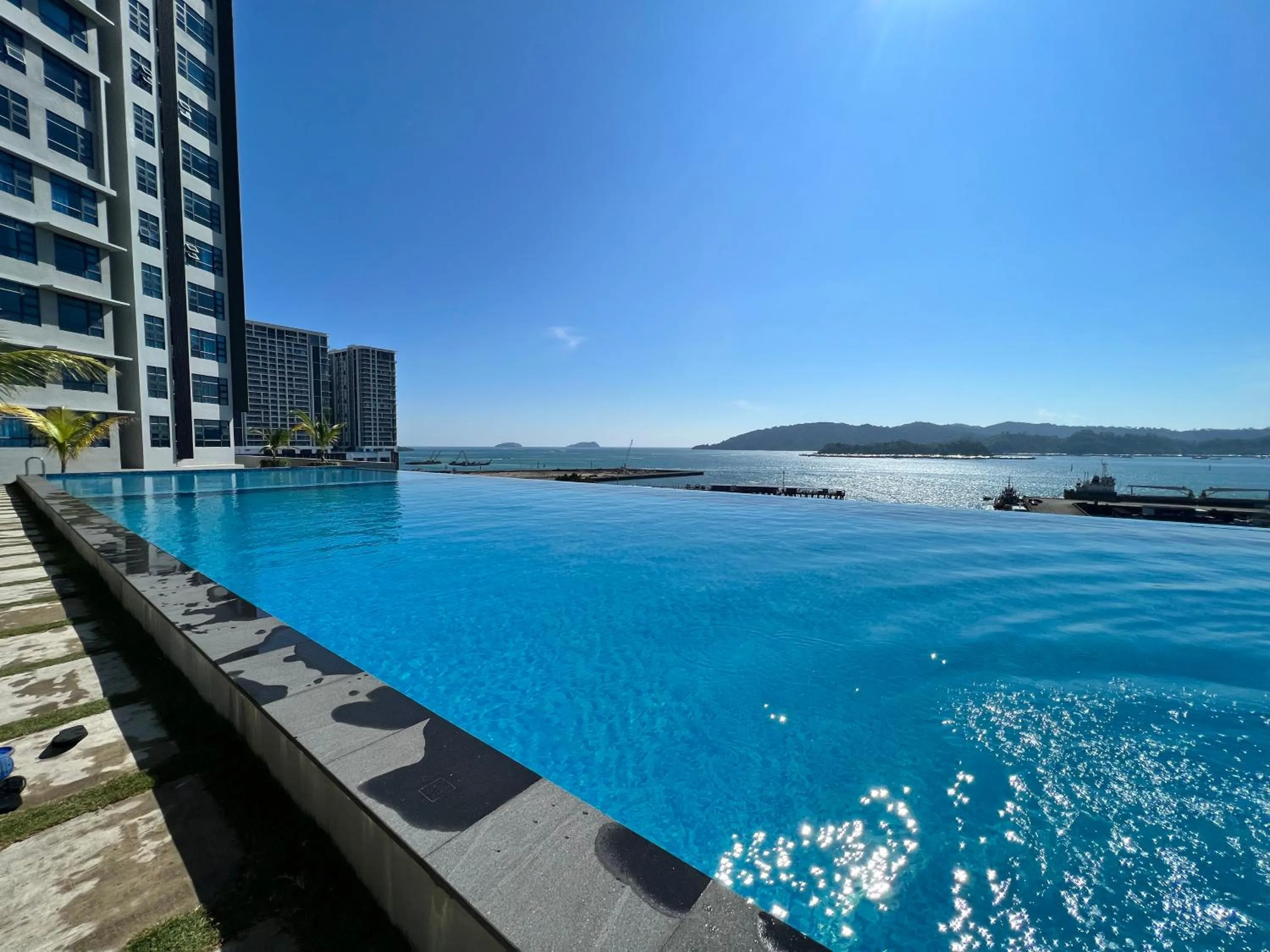 Sea view in Margo Home - Jesselton Quay