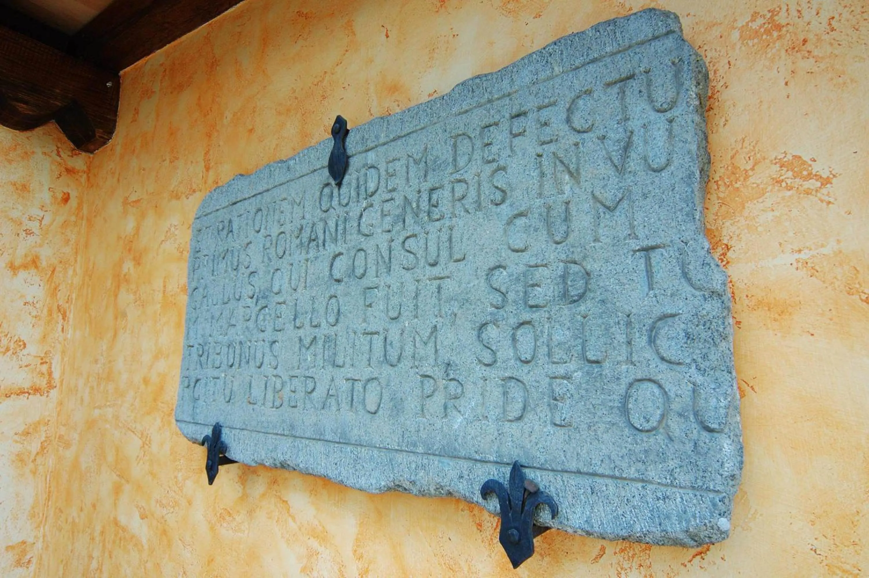 Decorative detail in La Valle dei Casali B&B Green Boutique