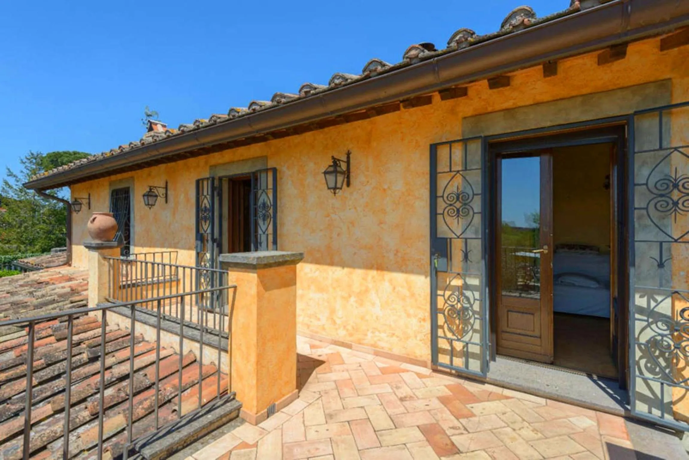 Facade/entrance in La Valle dei Casali B&B Green Boutique