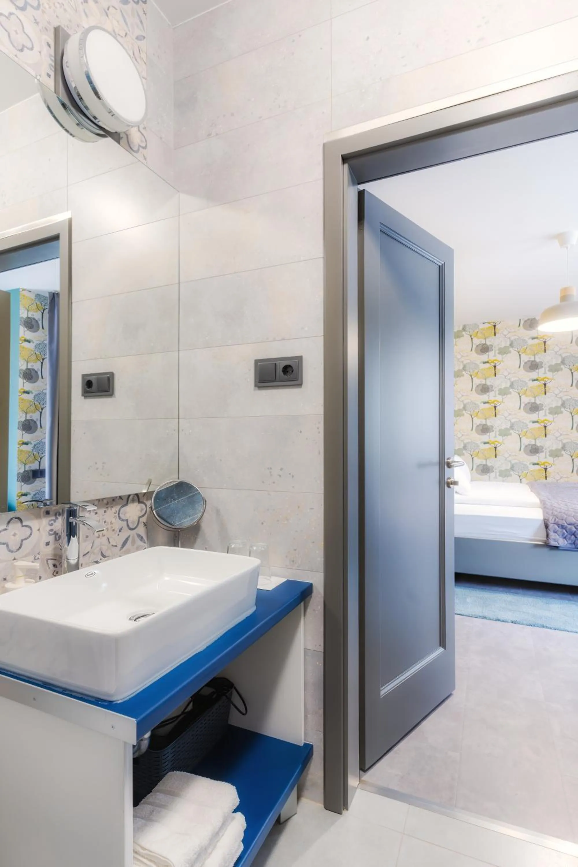 Bathroom, Bed in Ikonik Spa Hotel