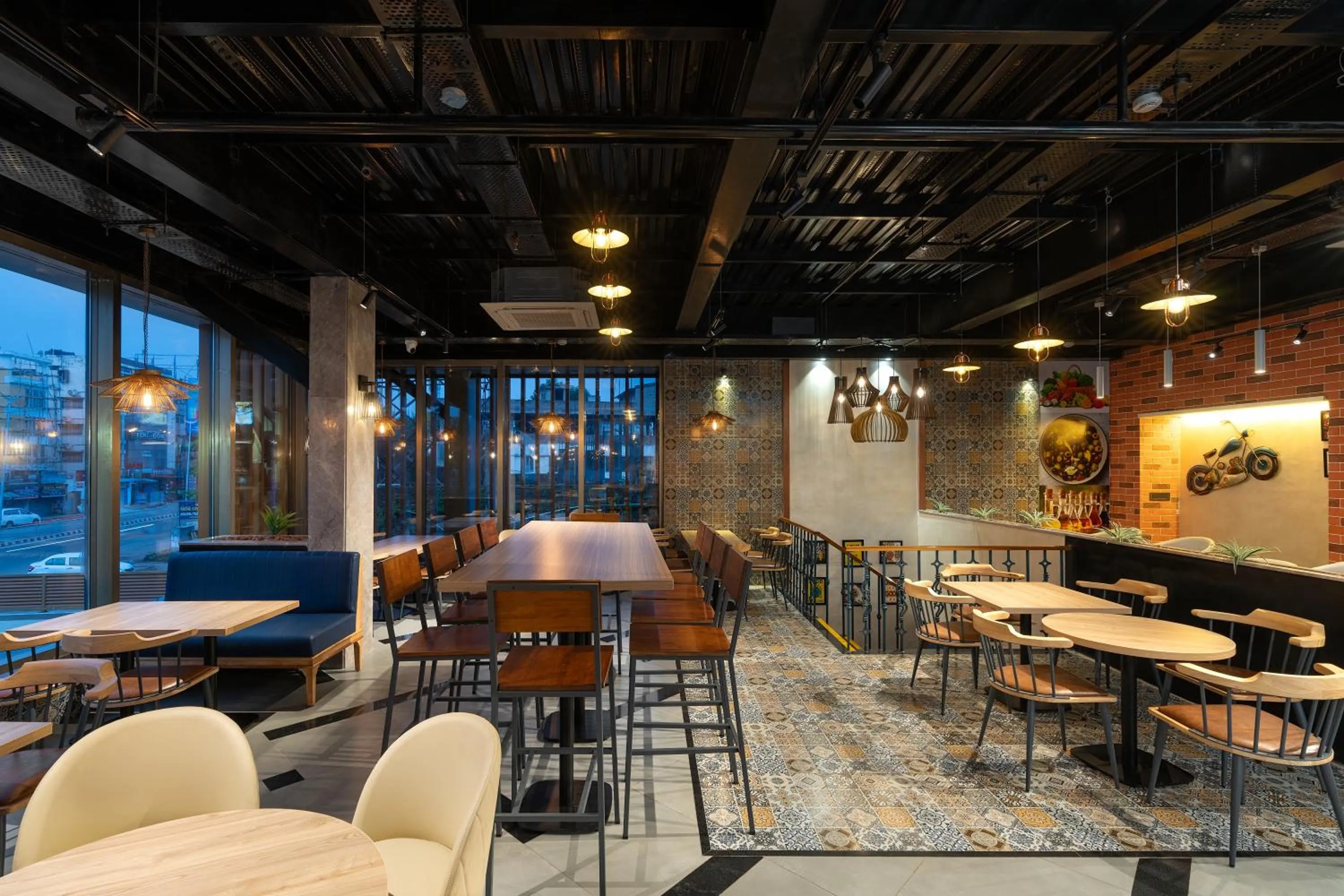 Dining area in Cozzet Victoria Hotel