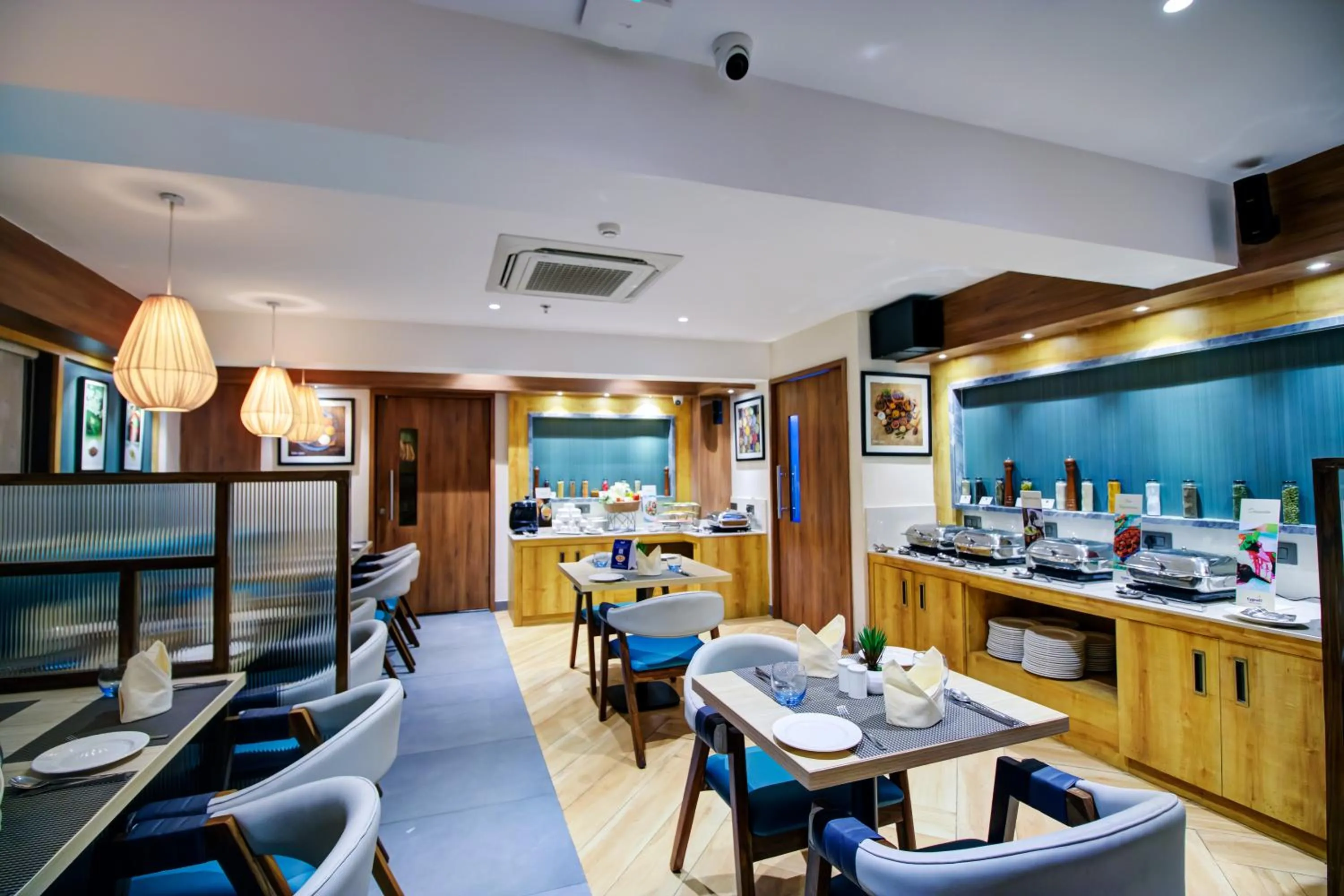 Restaurant/places to eat in Cozzet Victoria Hotel