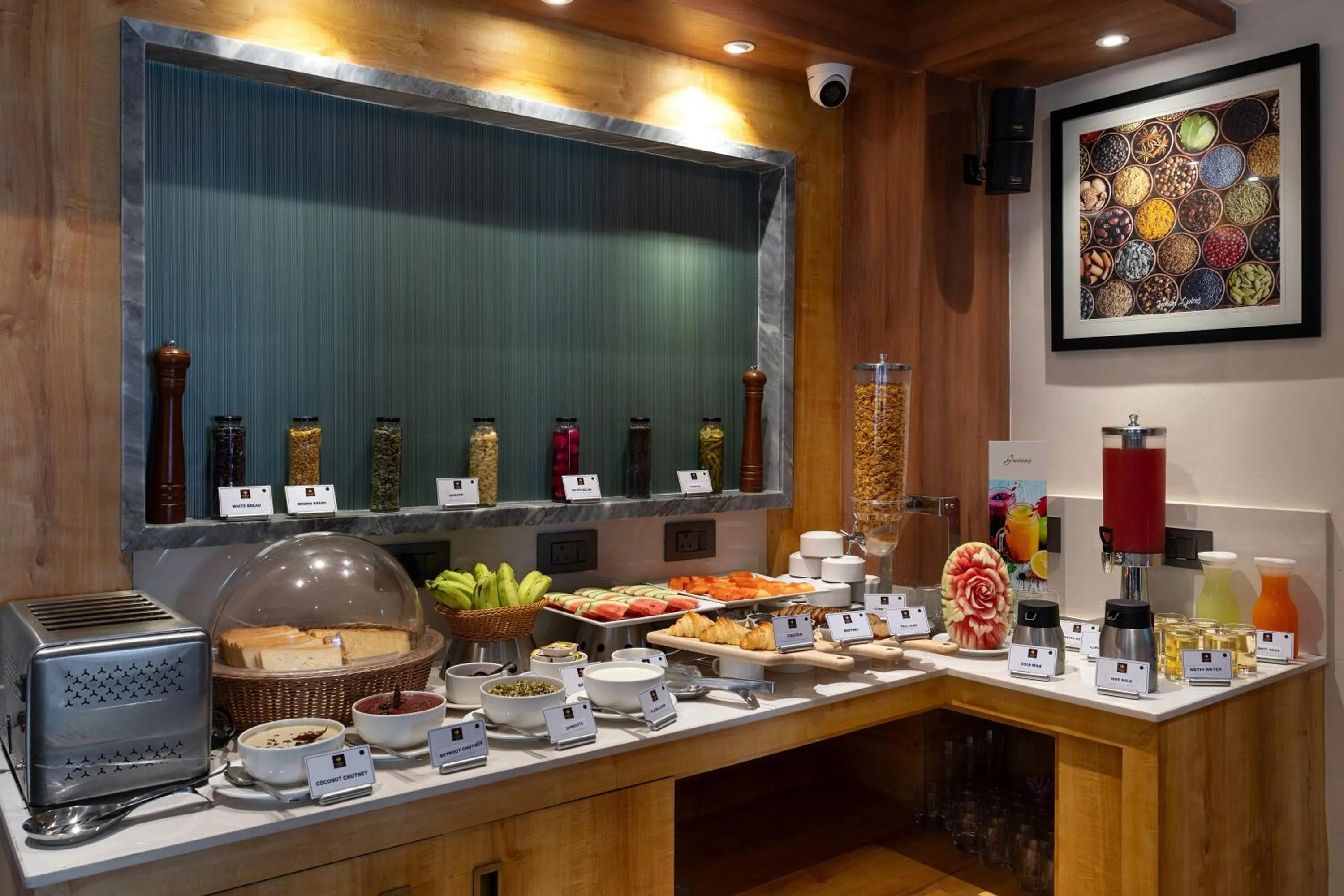 Food in Cozzet Victoria Hotel