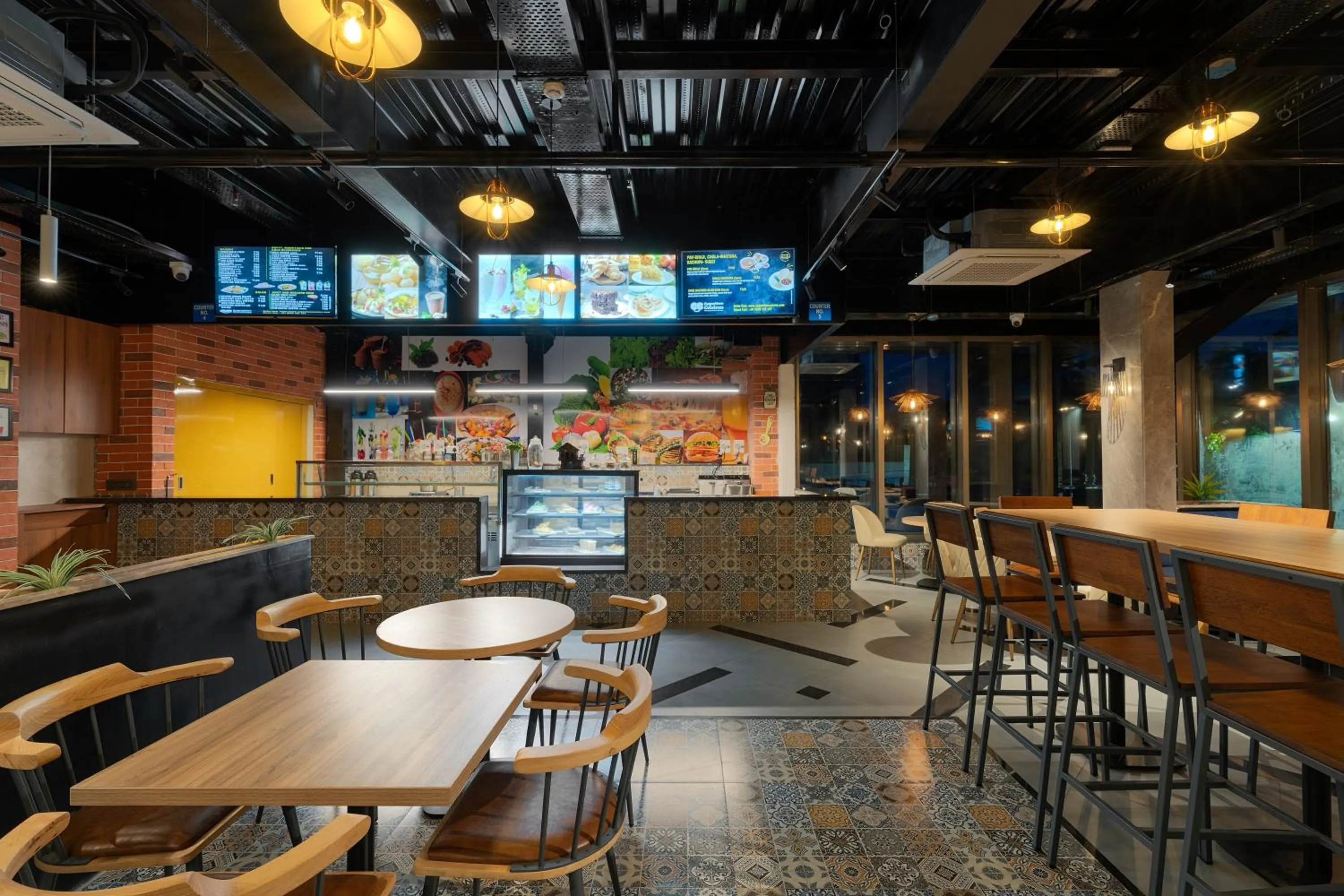 Dining area in Cozzet Victoria Hotel