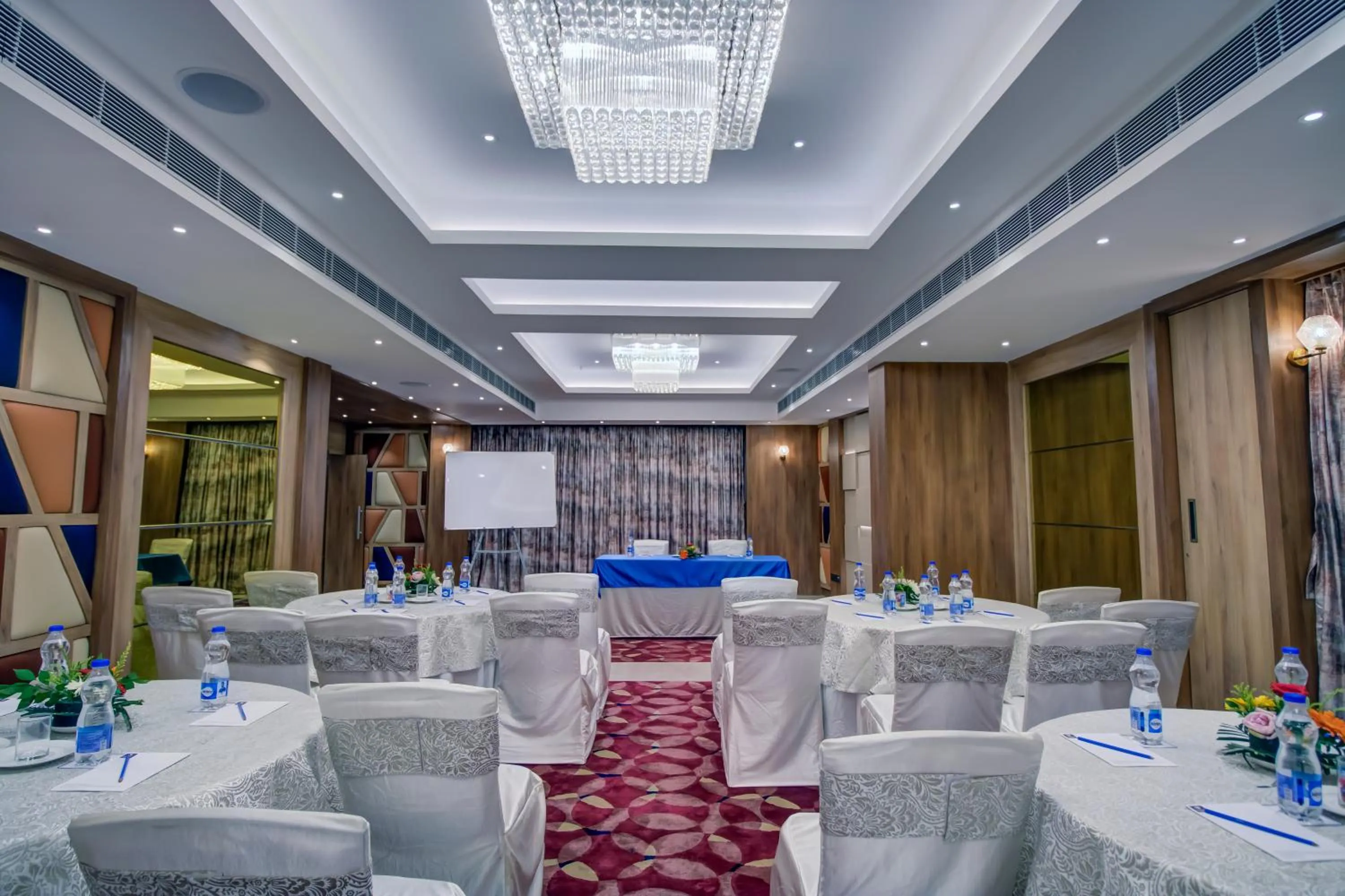 Cozzet Victoria Hotel