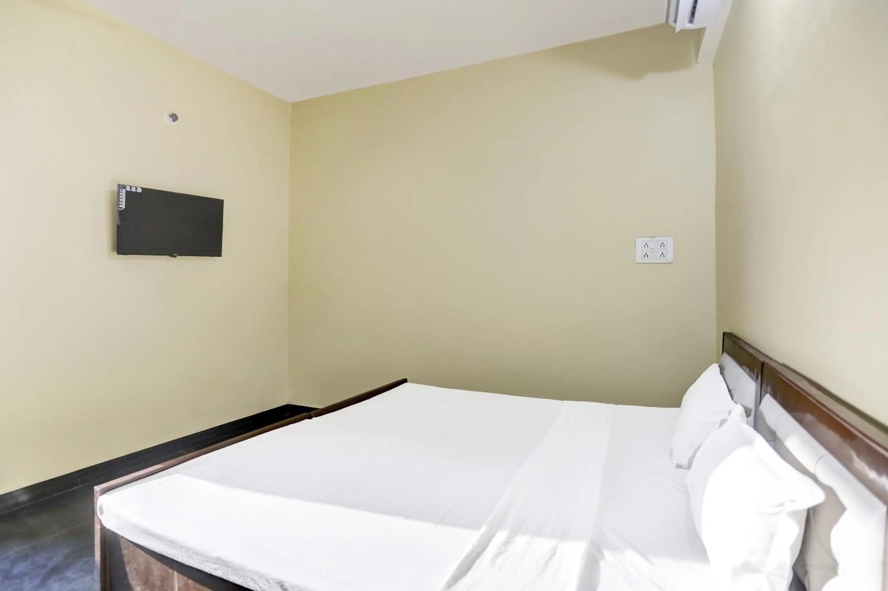 Bedroom, Bed in Hotel O BABA Hotel & Restaurant