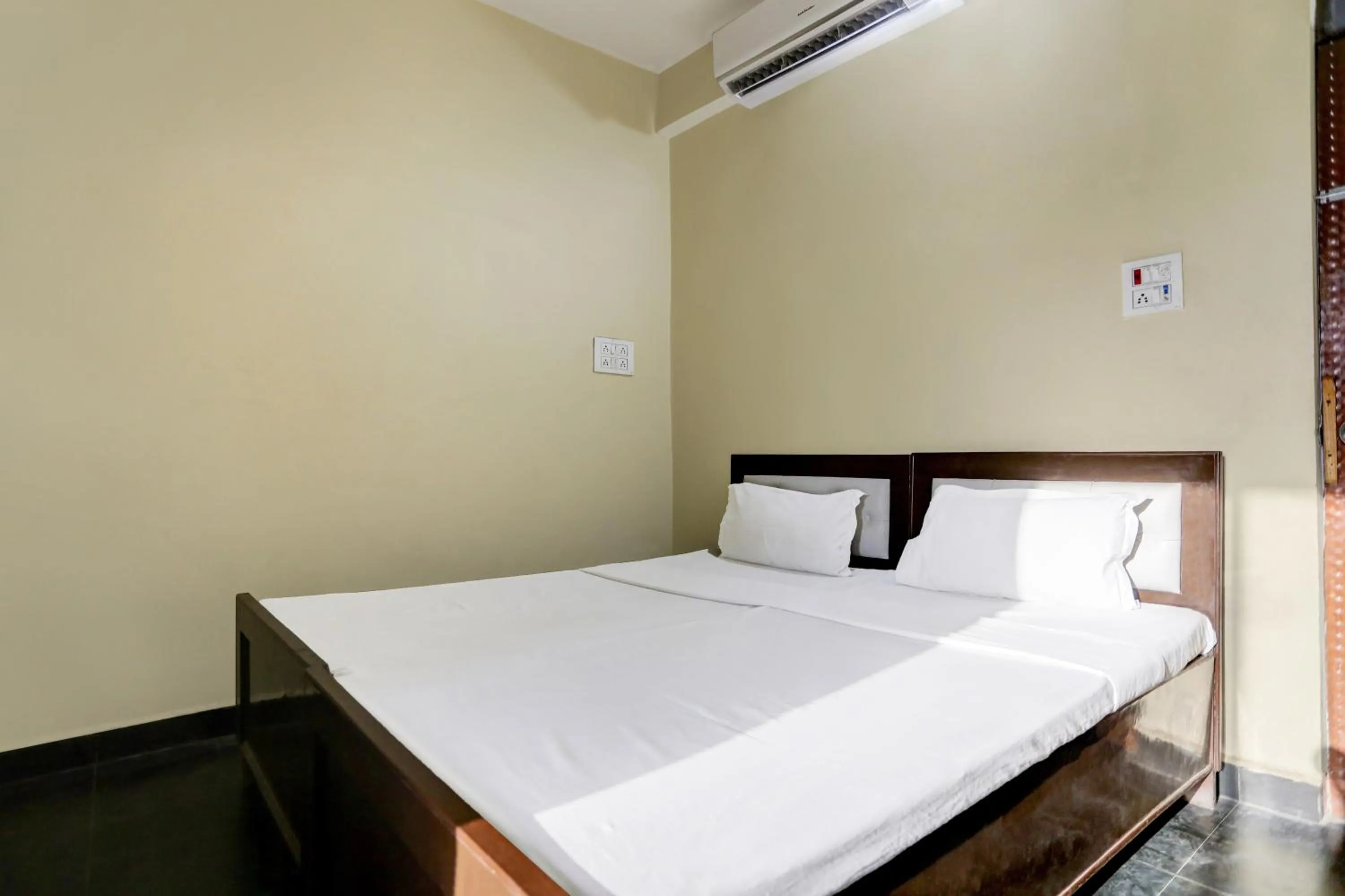 Bedroom, Bed in Hotel O BABA Hotel & Restaurant