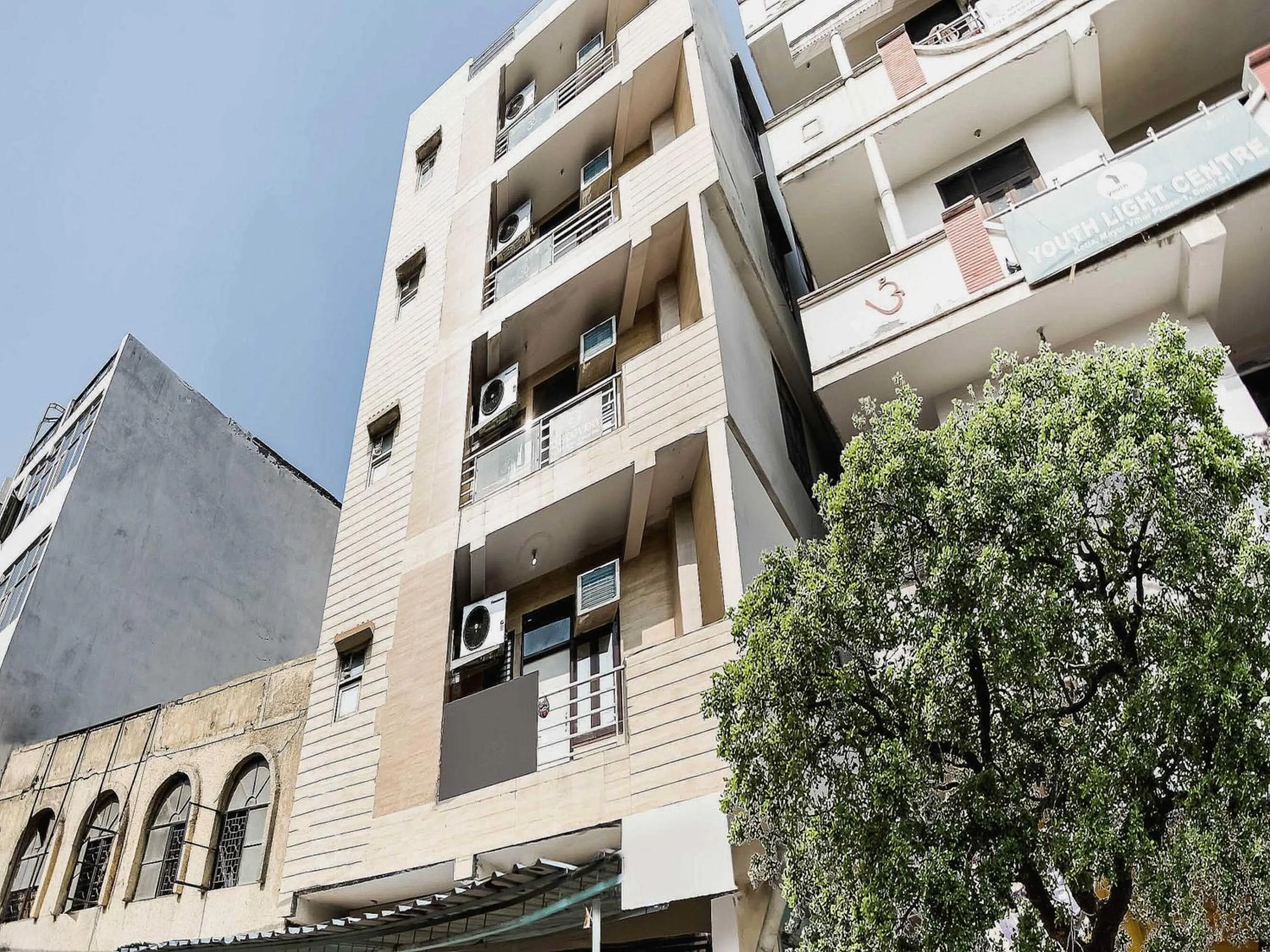 Facade/entrance in Hotel O Discovery