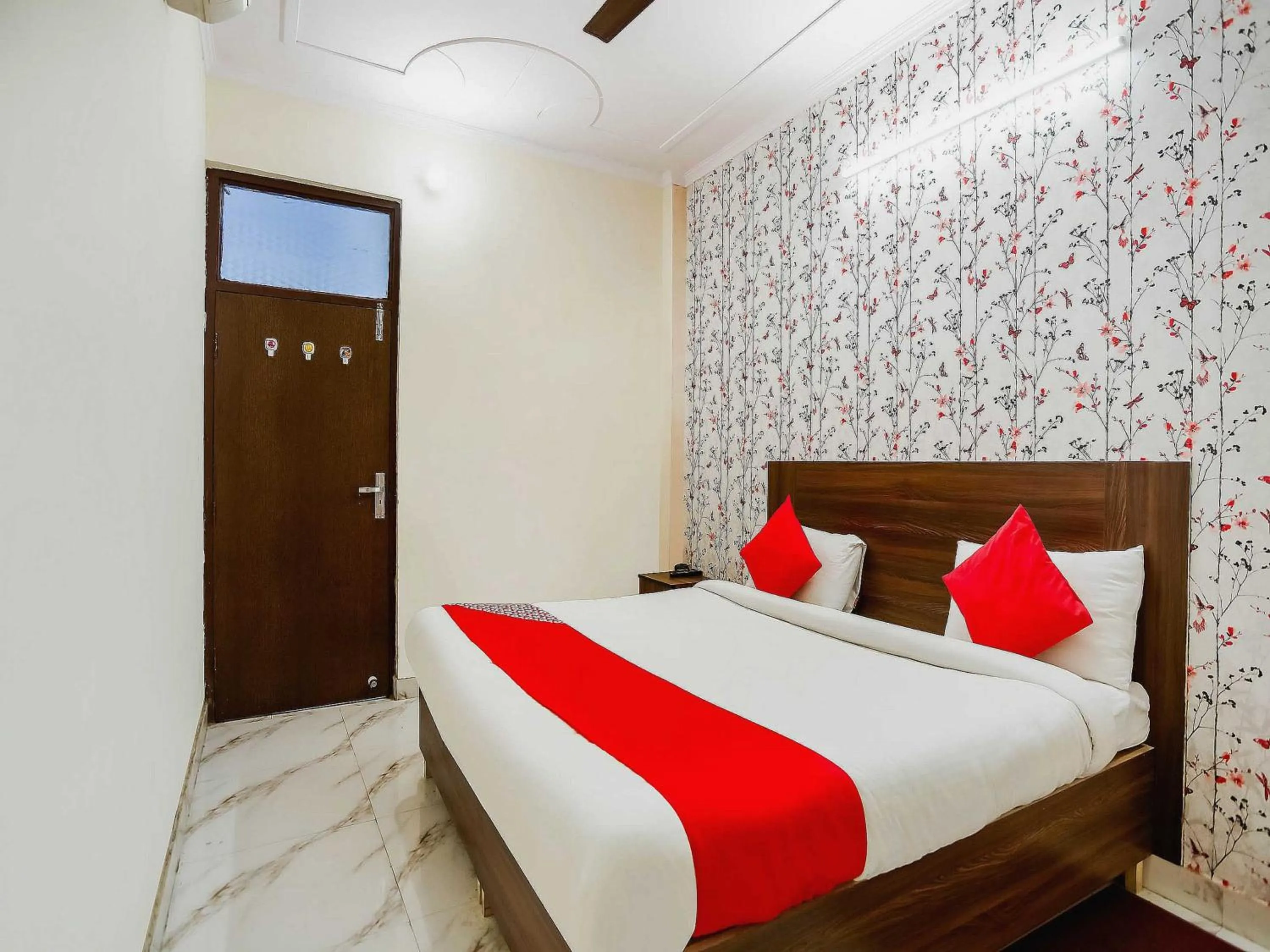 Bedroom, Bed in Hotel O Discovery