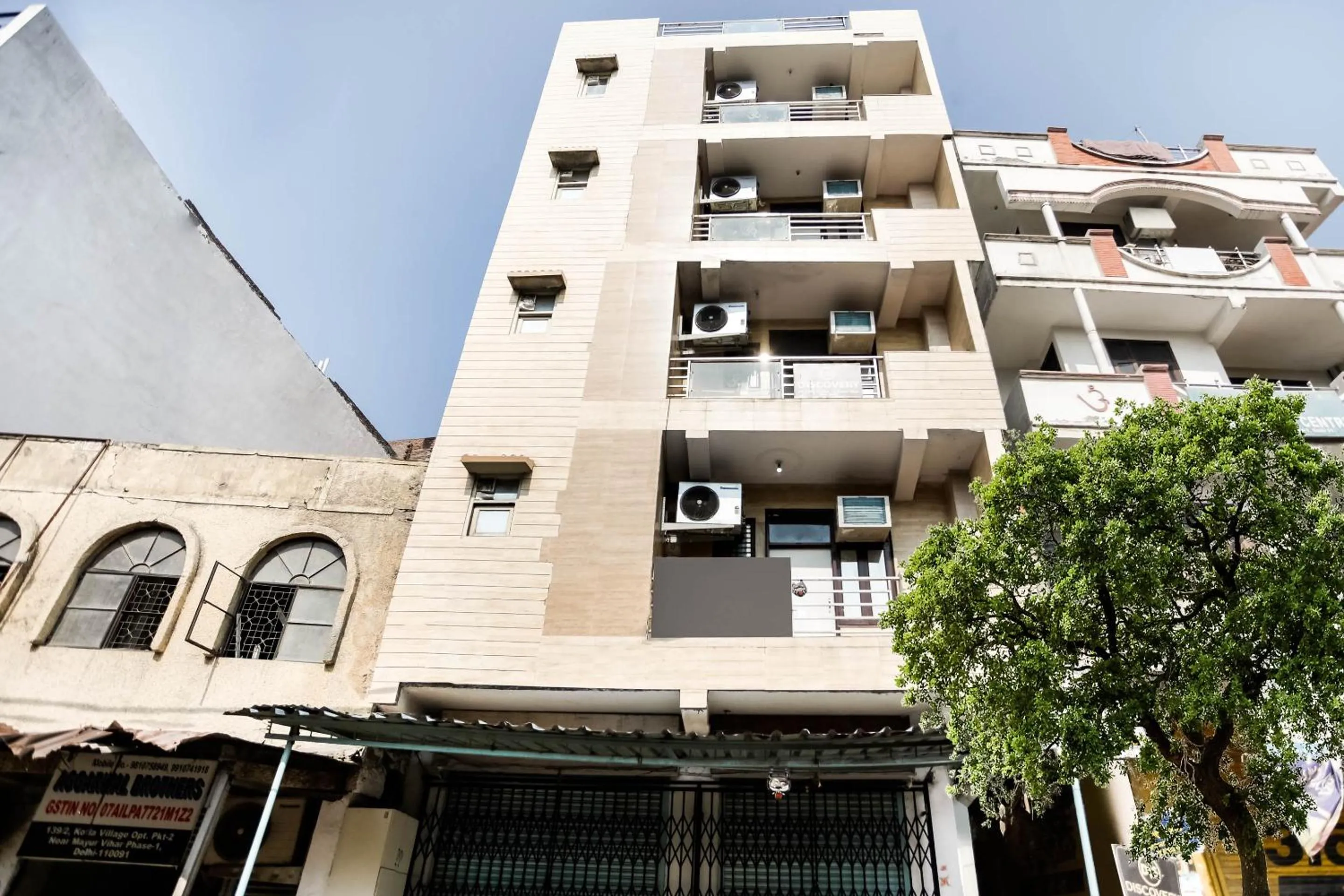 Facade/entrance in Hotel O Discovery