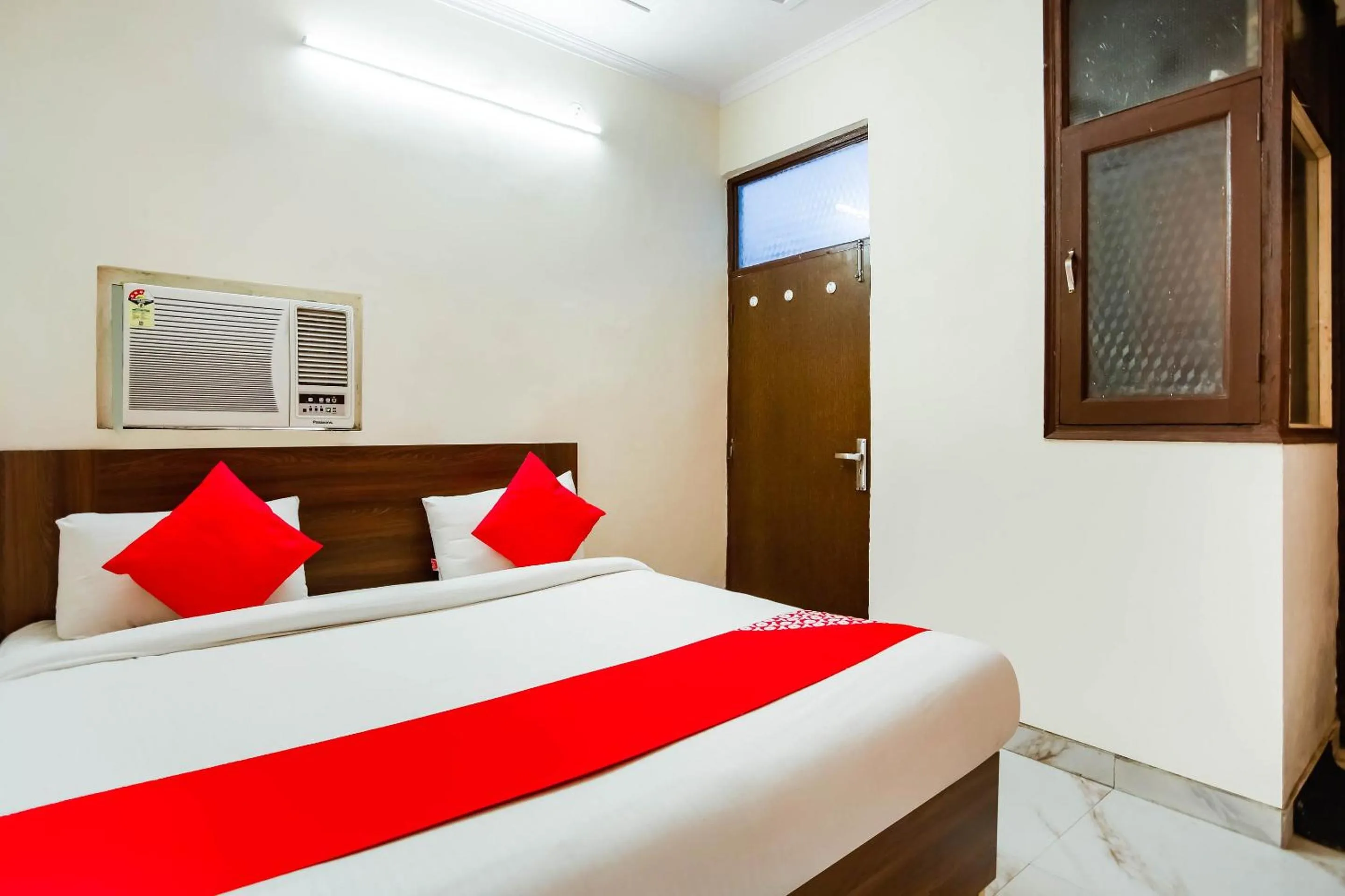 Bedroom, Bed in Hotel O Discovery