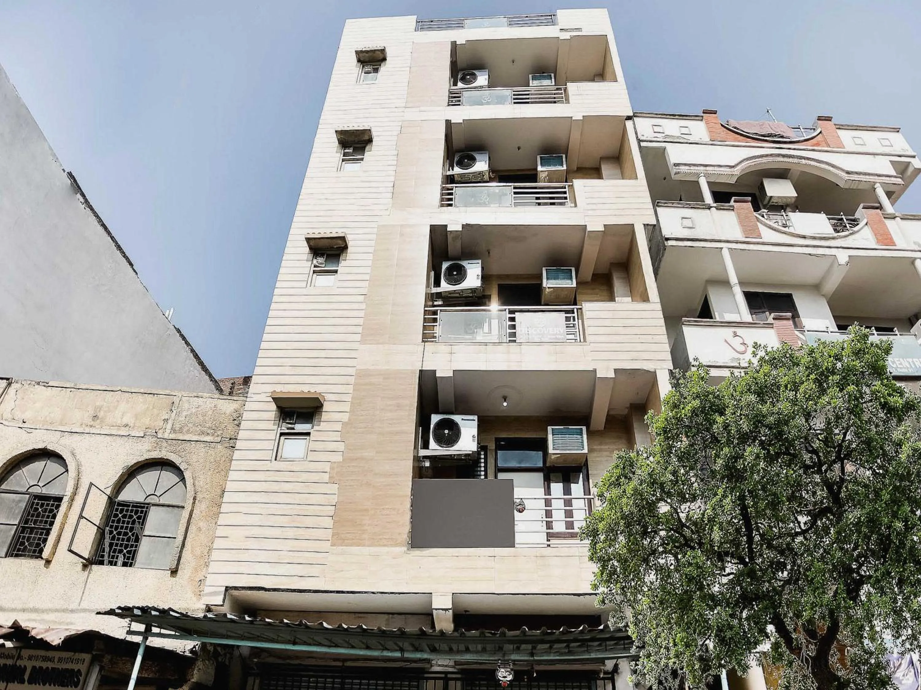 Facade/entrance in Hotel O Discovery