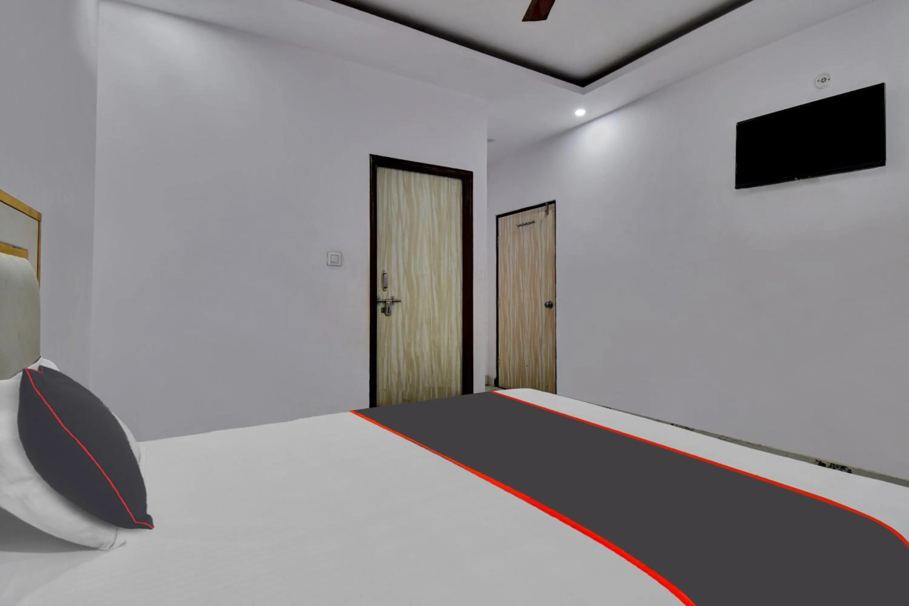 Bedroom in Hotel O Royal Paradise