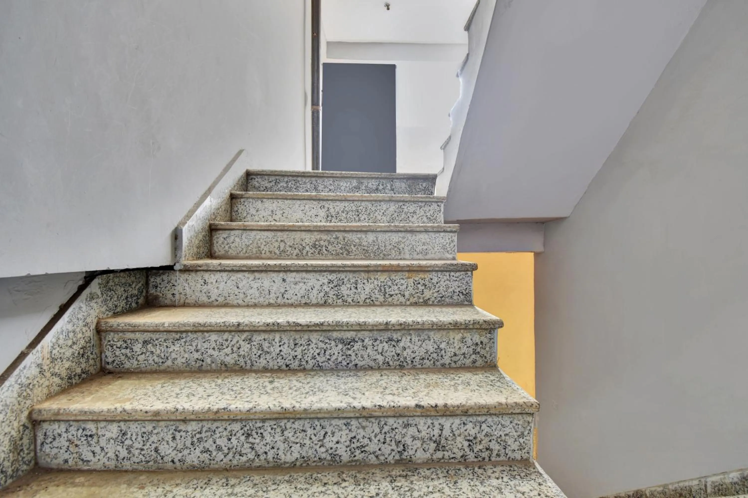 Lobby or reception in Hotel O by OYO Royal Paradise