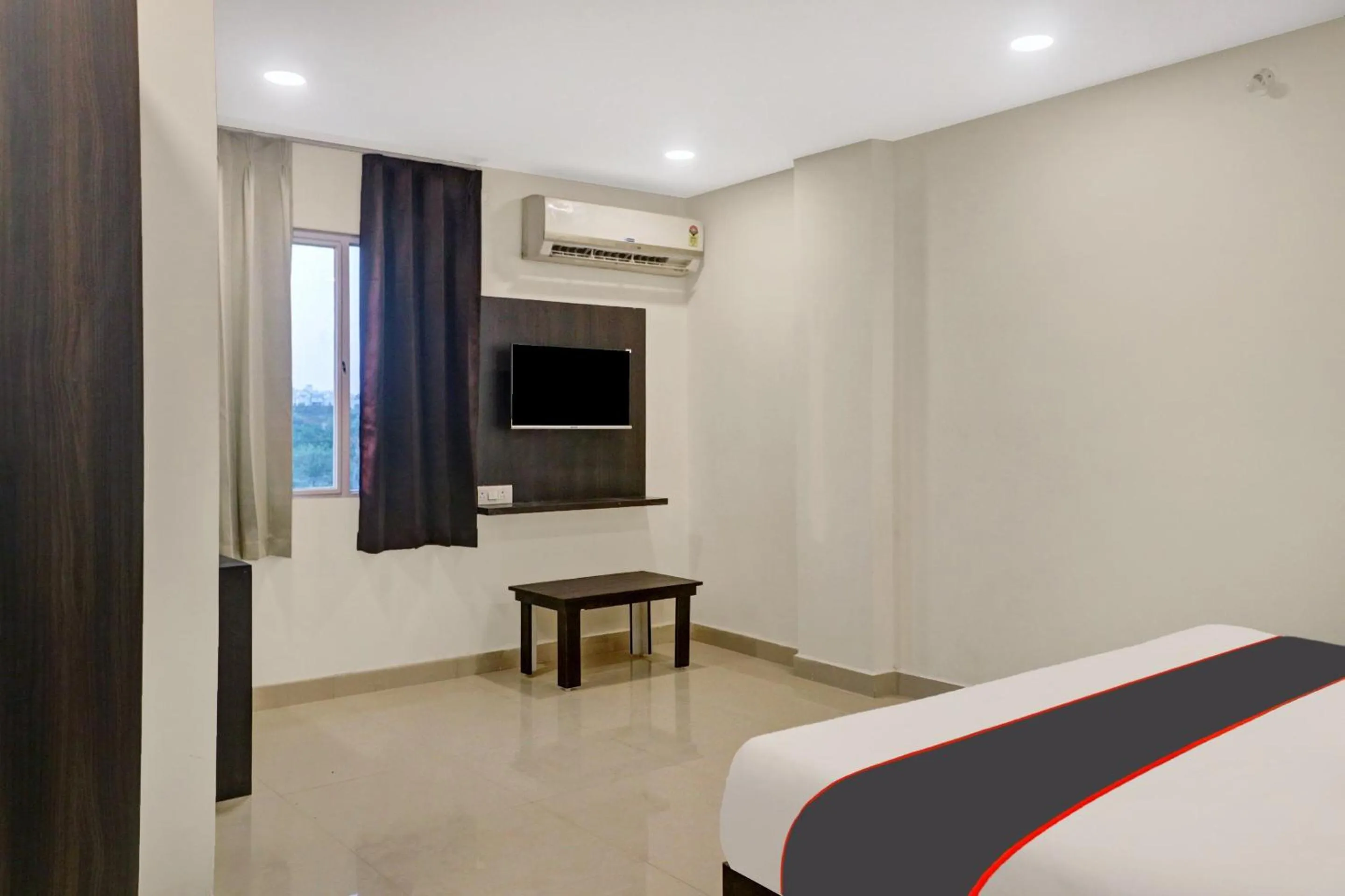 Bedroom, Bed in Super Collection O Pnr International Mehdipatnam