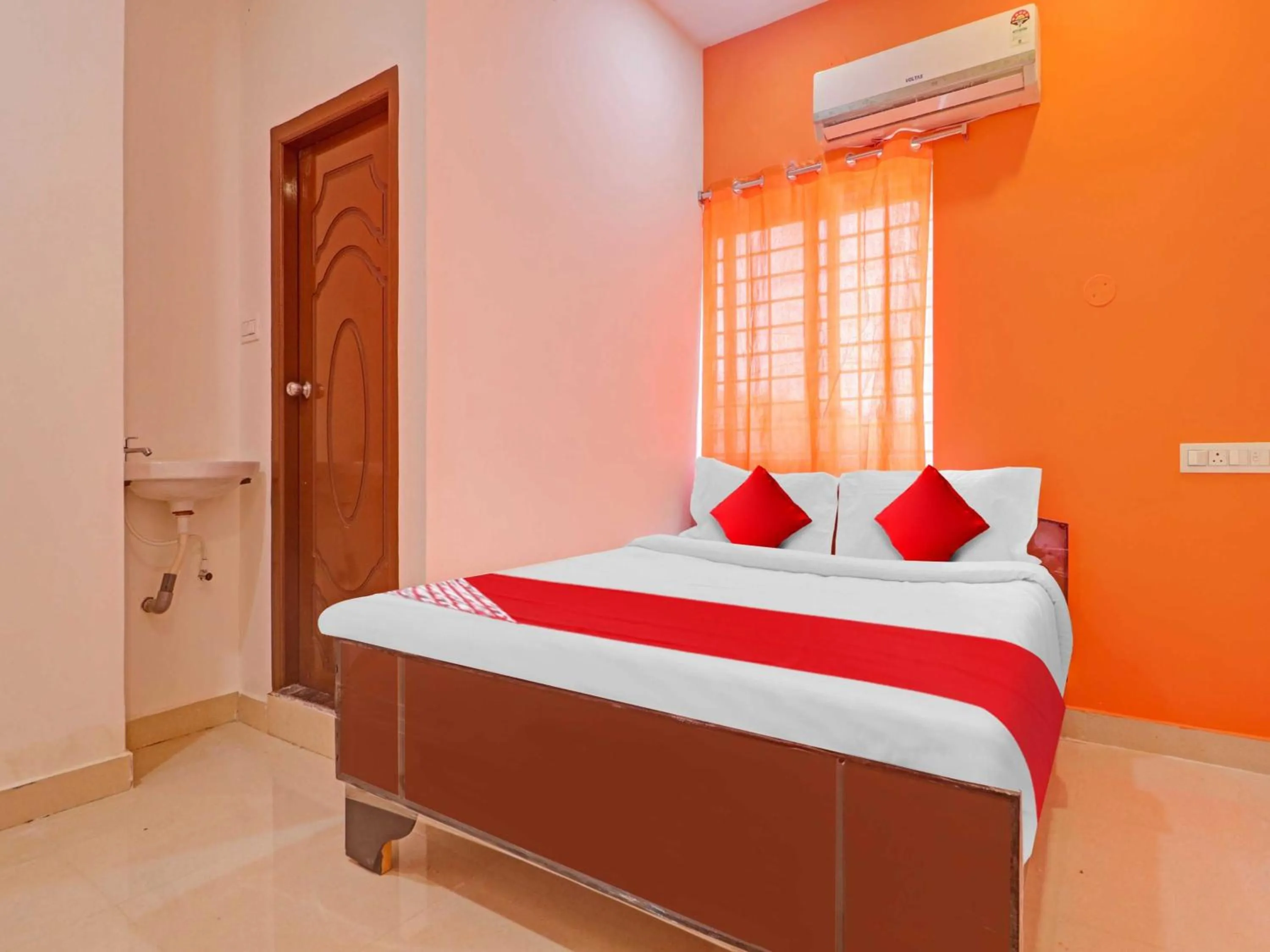 Bedroom in Hotel O NEW PLATINUM