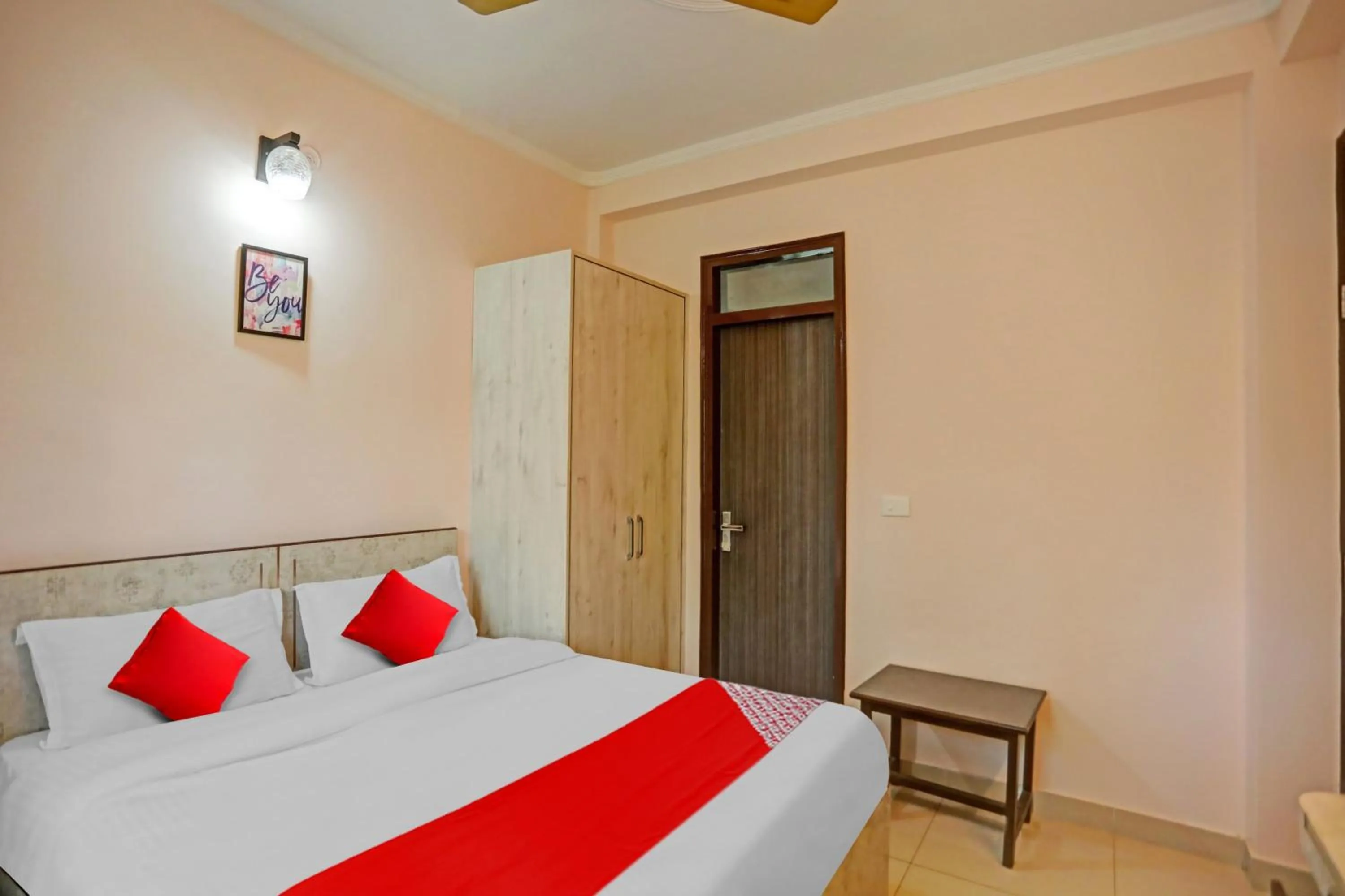 Bedroom in Hotel O by OYO Serene Escape