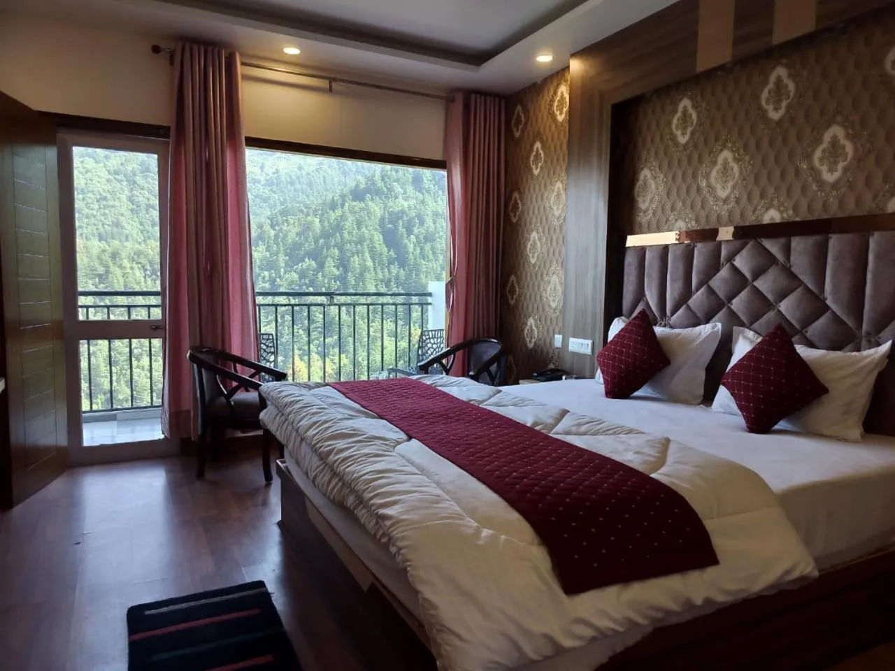 Bedroom, Bed in Summer Hill Resort