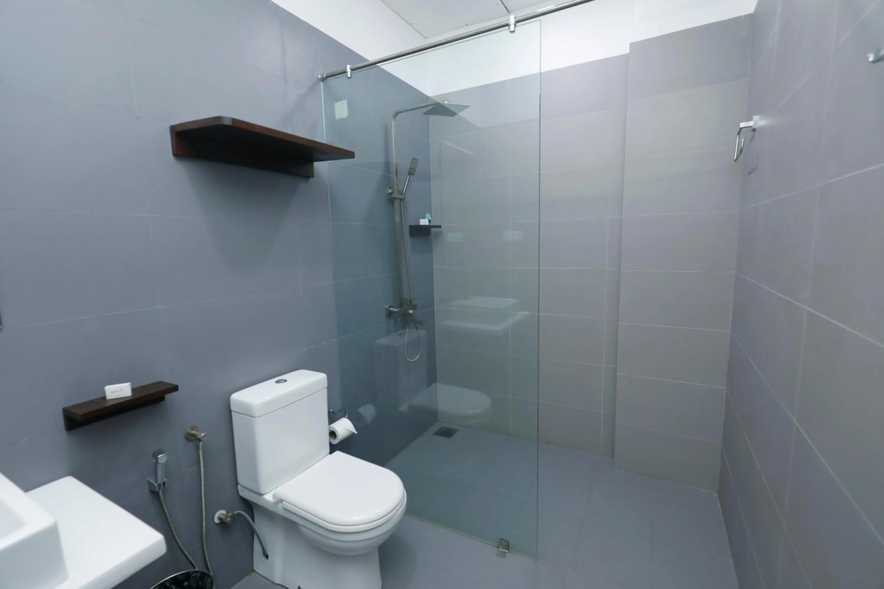 Shower in Somerset Mirissa Blue