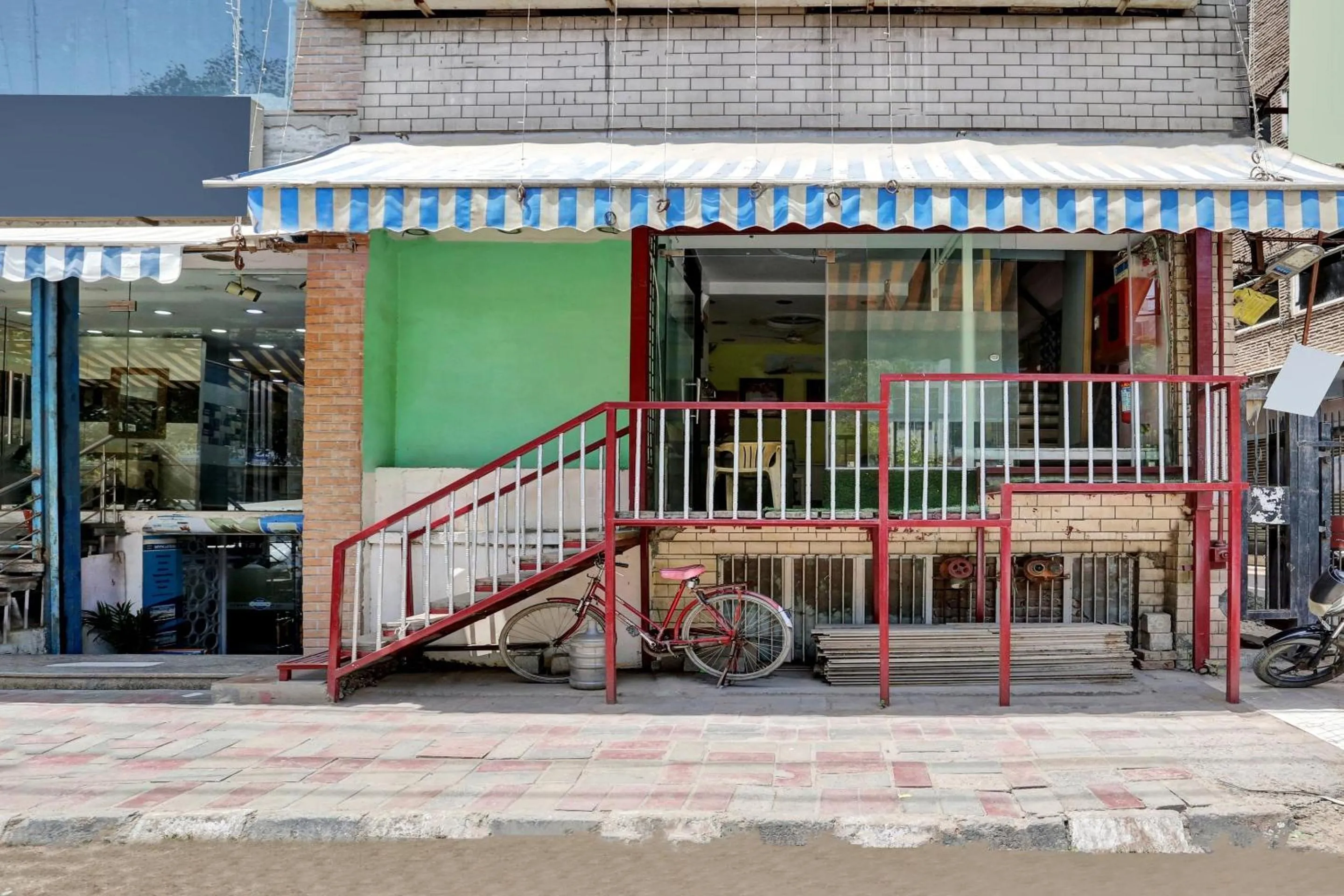 Facade/entrance in OYO 81306 Abhishek Residency