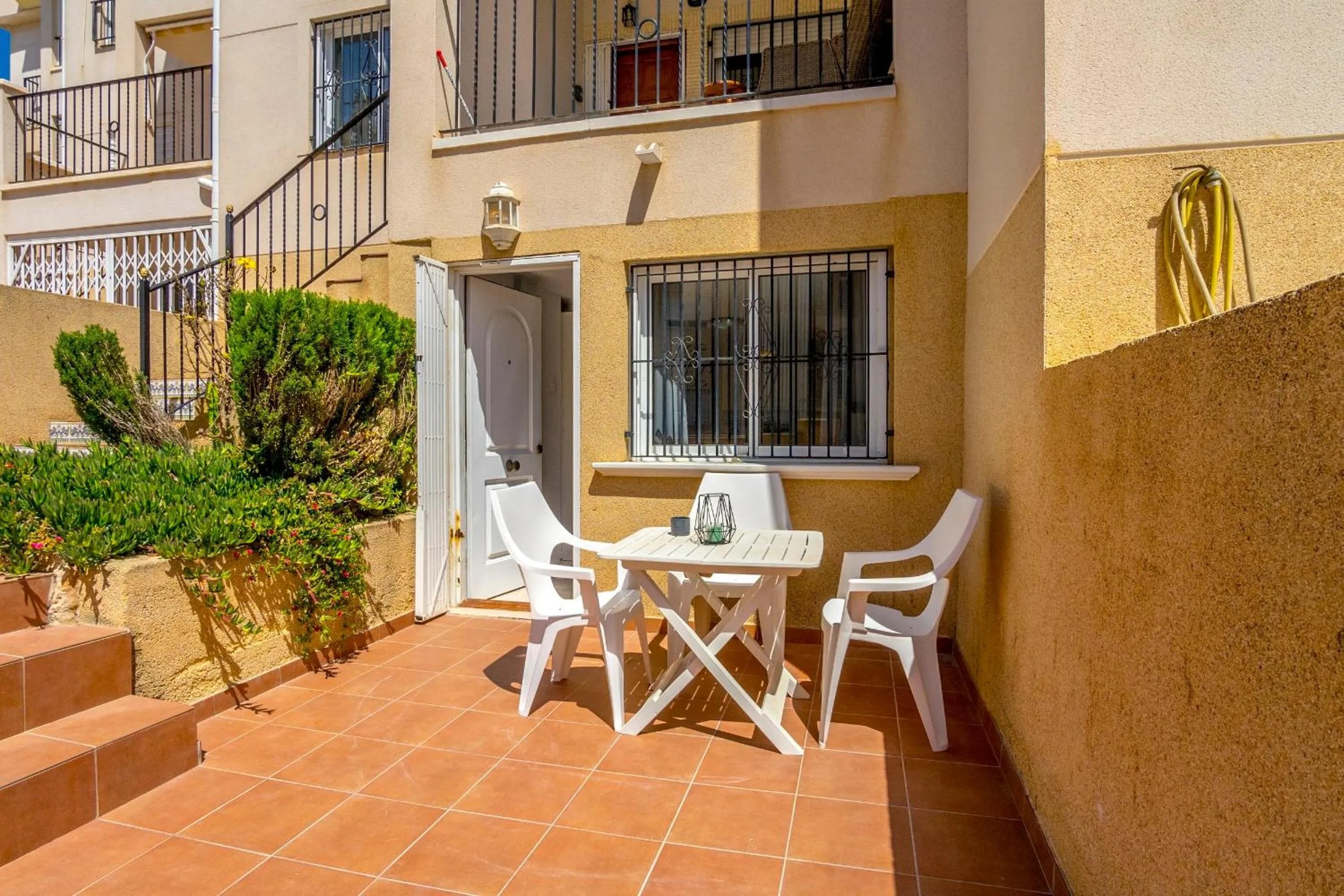 HE Sunny Terrace B