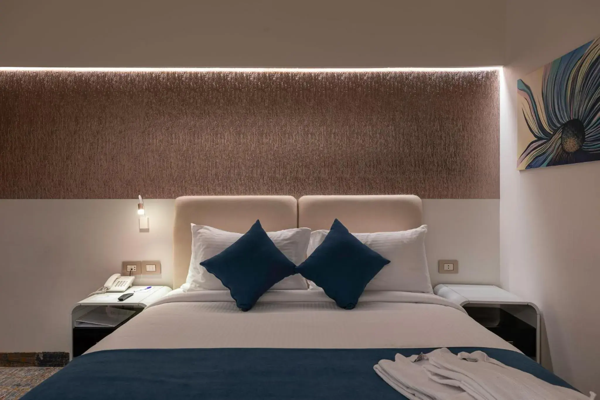 Standard King Room with Sofa Bed and Balcony in Crowne Plaza Alexandria Mirage by IHG Standard King Room with Sofa Bed and Balcony in Crowne Plaza Alexandria Mirage by IHG