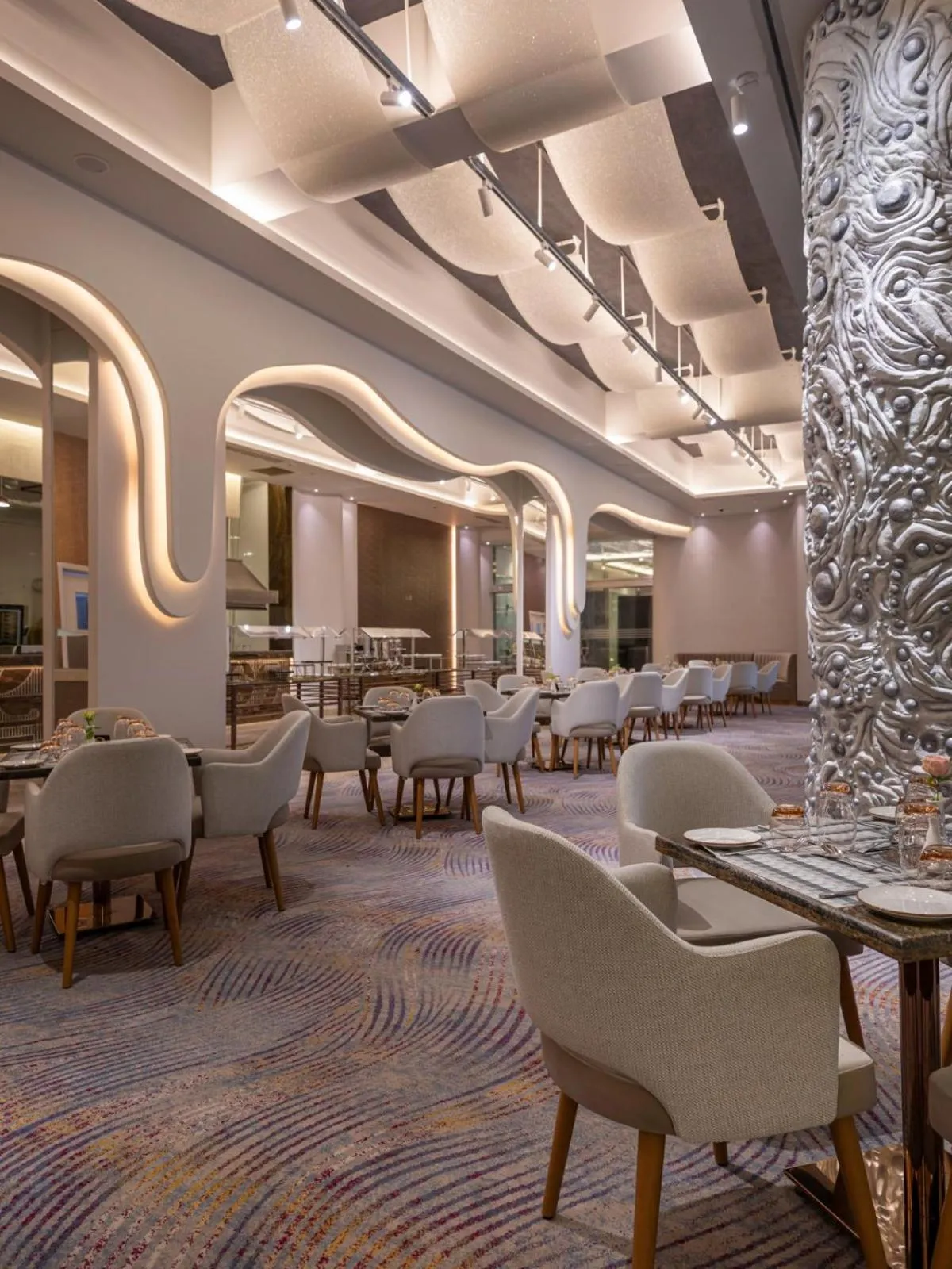 Restaurant/places to eat in Crowne Plaza Alexandria Mirage by IHG