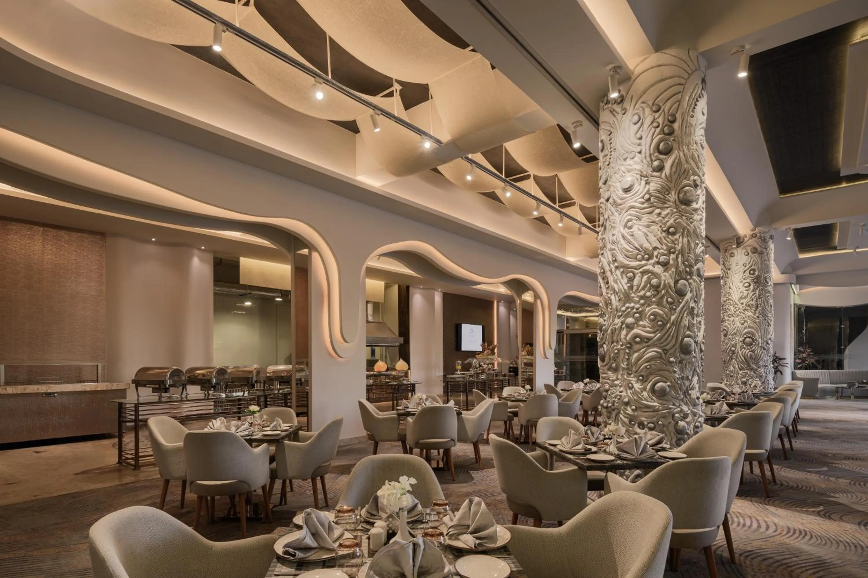 Restaurant/places to eat in Crowne Plaza Alexandria Mirage by IHG