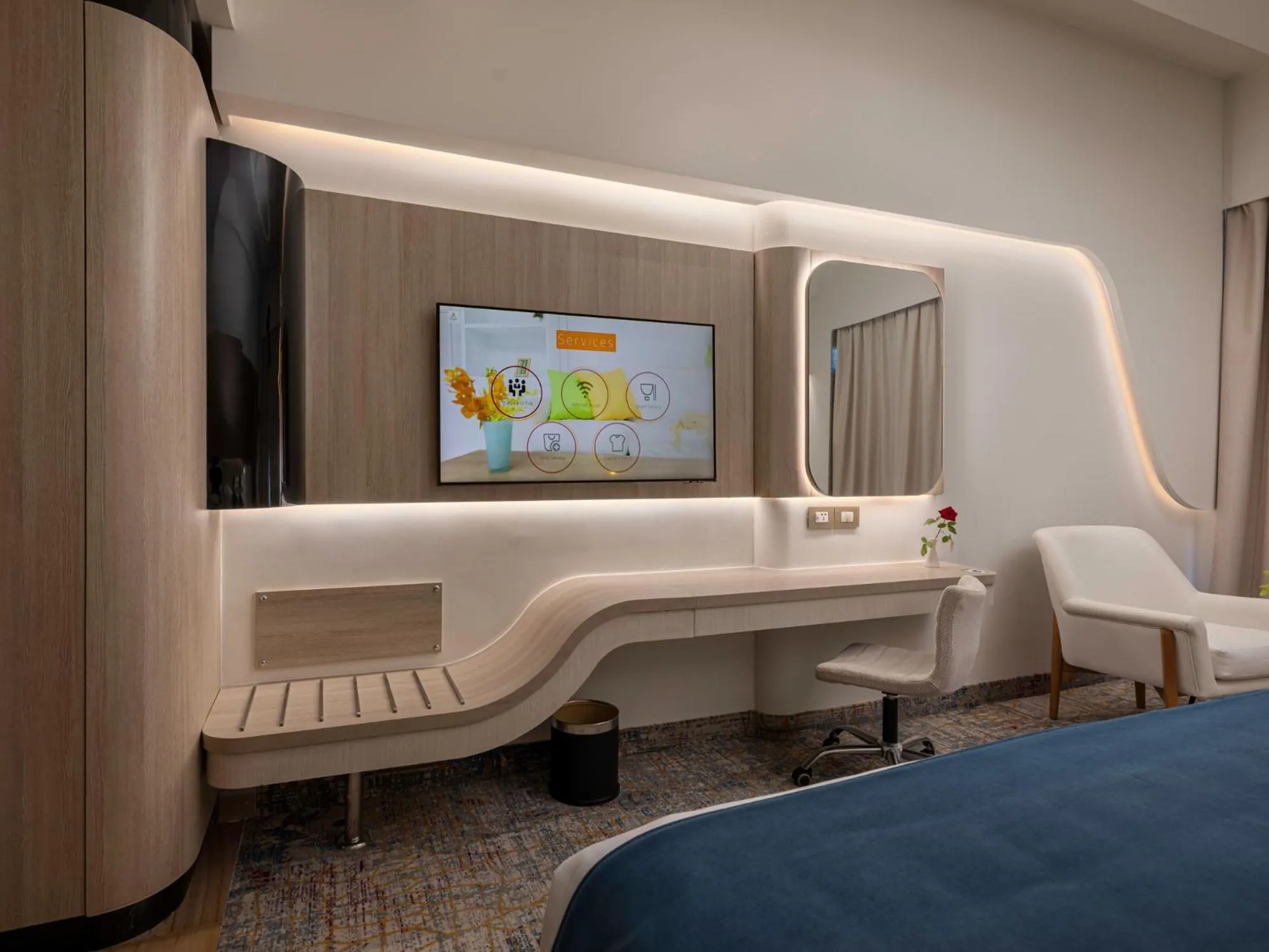 Bedroom, Bed in Crowne Plaza Alexandria Mirage by IHG