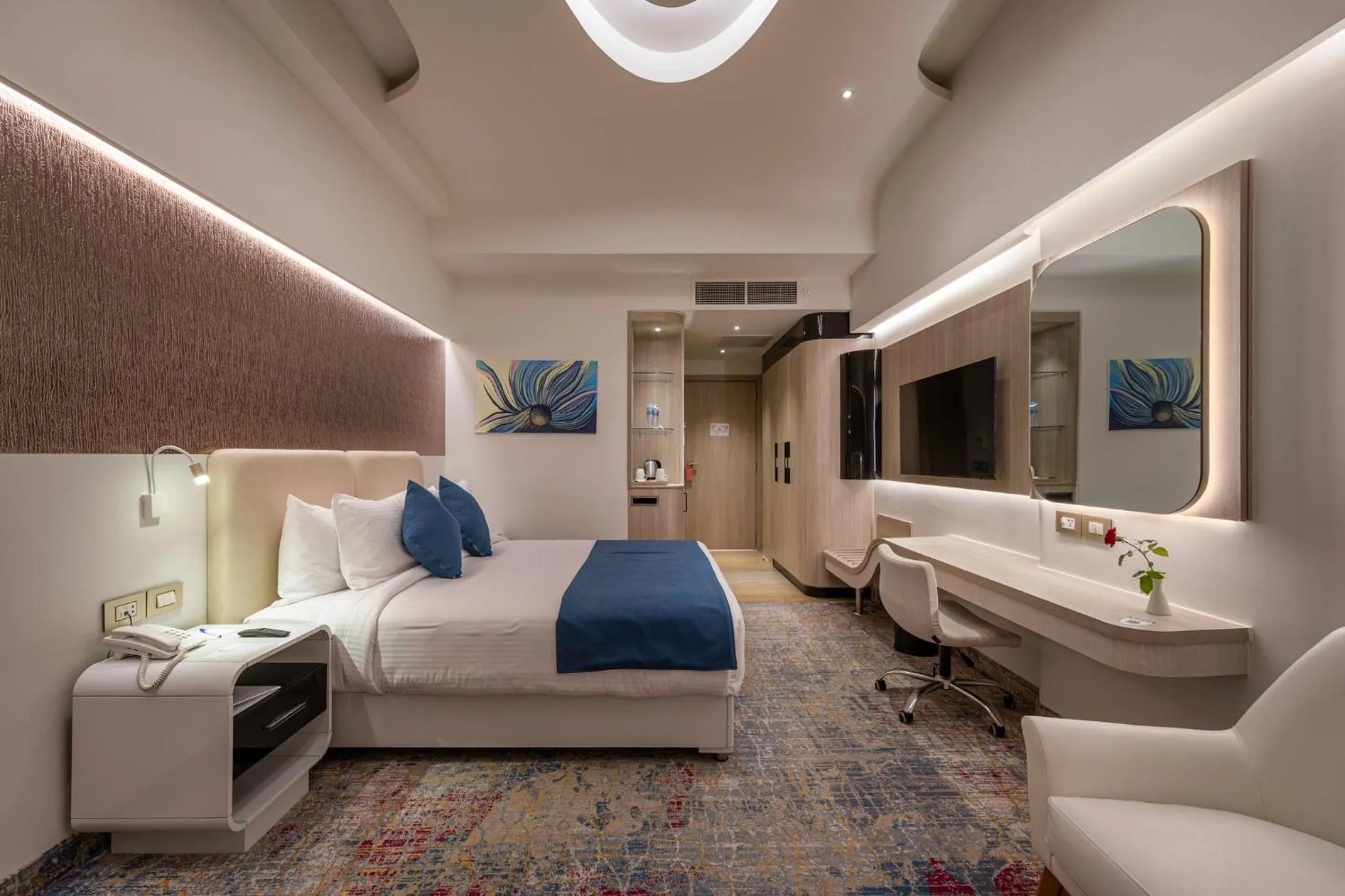 Photo of the whole room, Bed in Crowne Plaza Alexandria Mirage by IHG