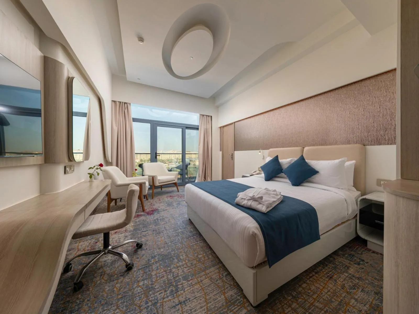 Bedroom, Bed in Crowne Plaza Alexandria Mirage by IHG