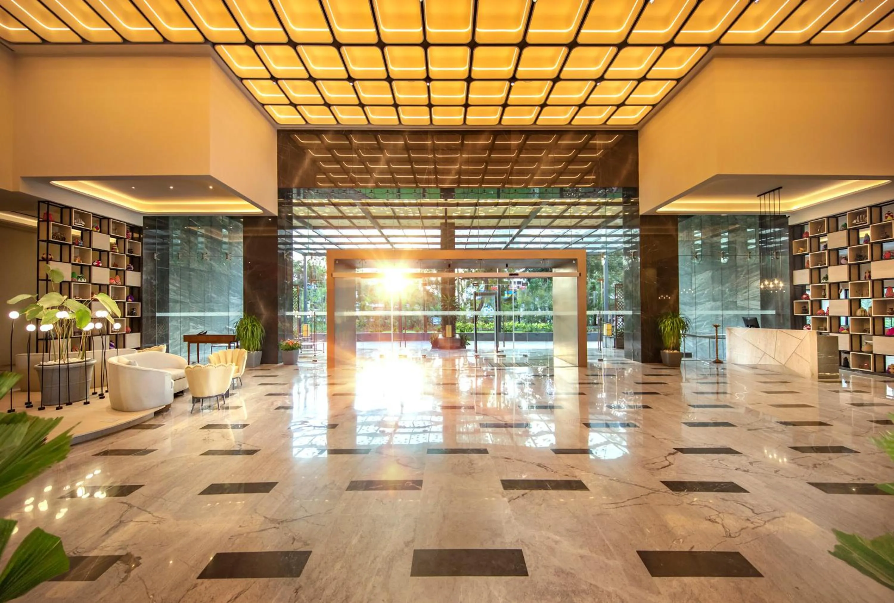 Facade/entrance in O by Tamara Coimbatore