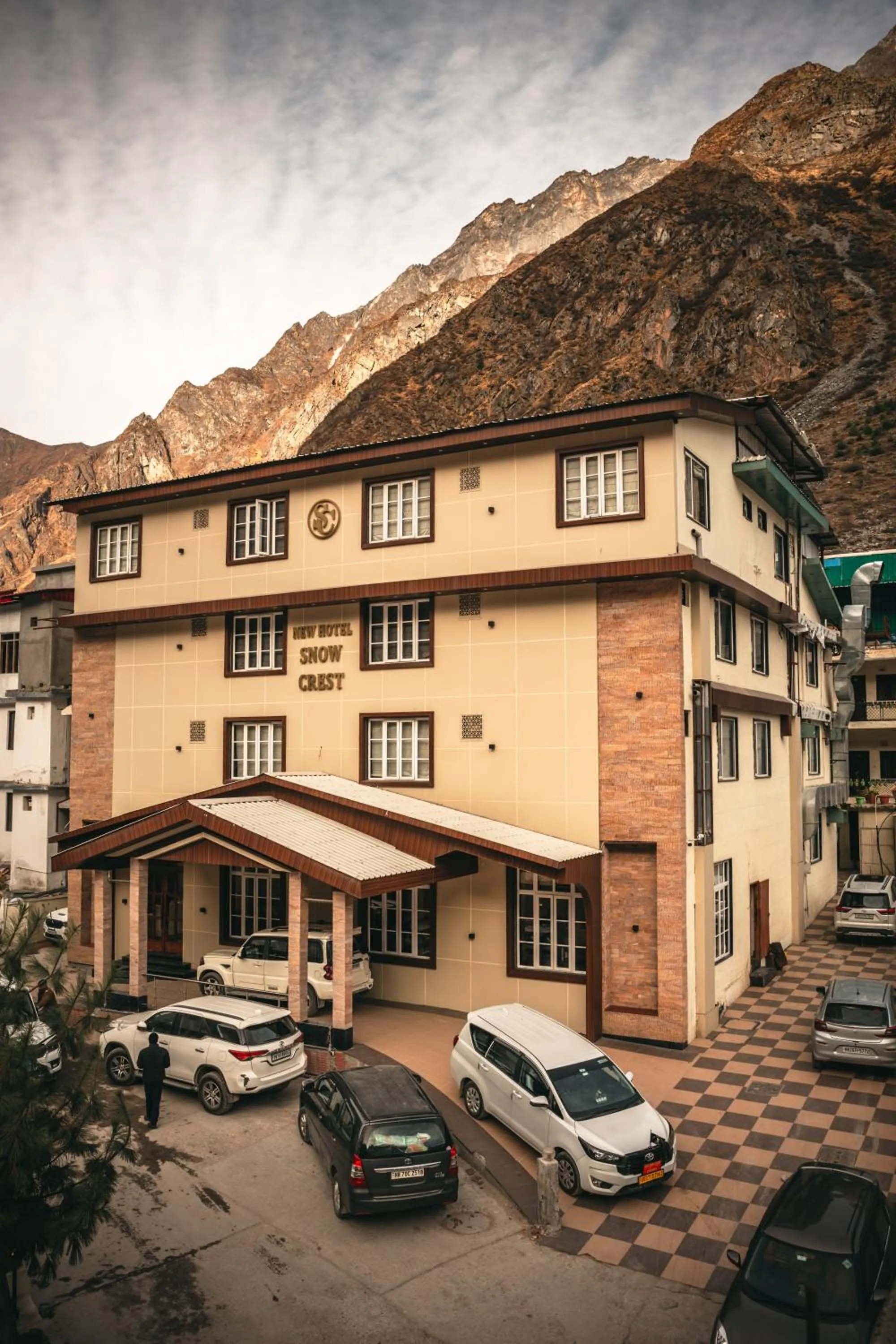 Property building in New Hotel Snow Crest