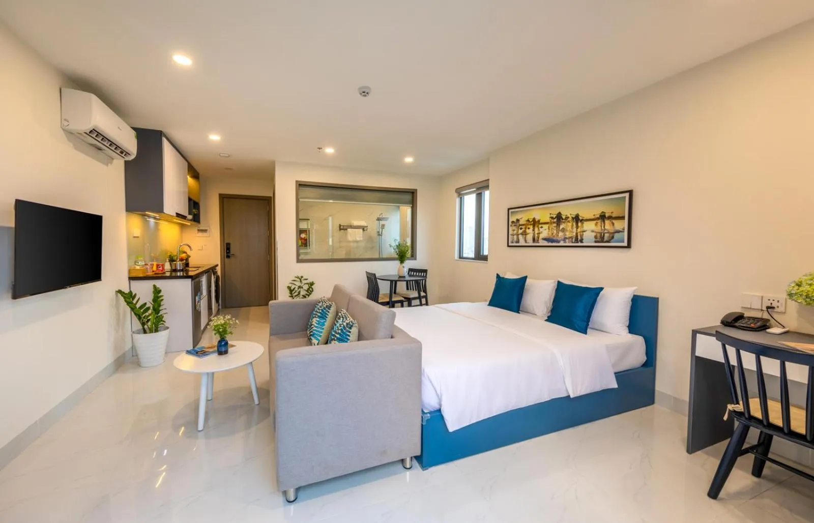 Living room, Bed in The Home Hotel & Apartment