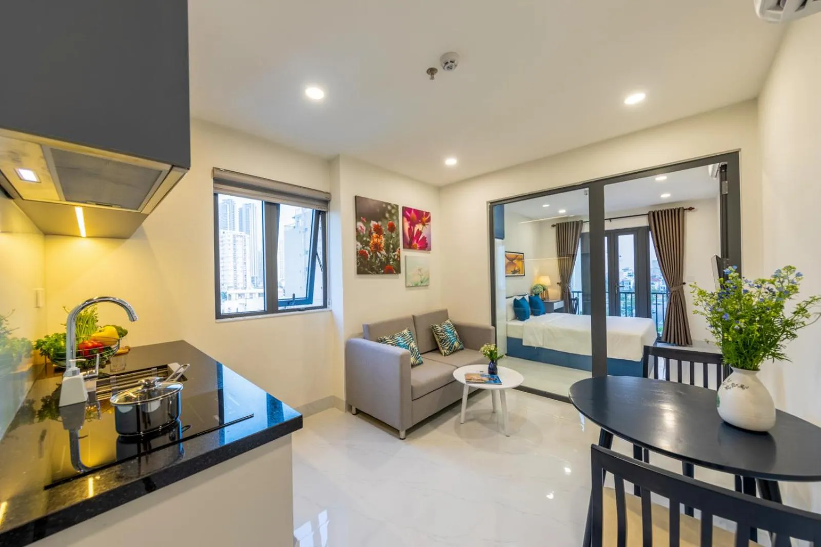 Photo of the whole room in The Home Hotel & Apartment