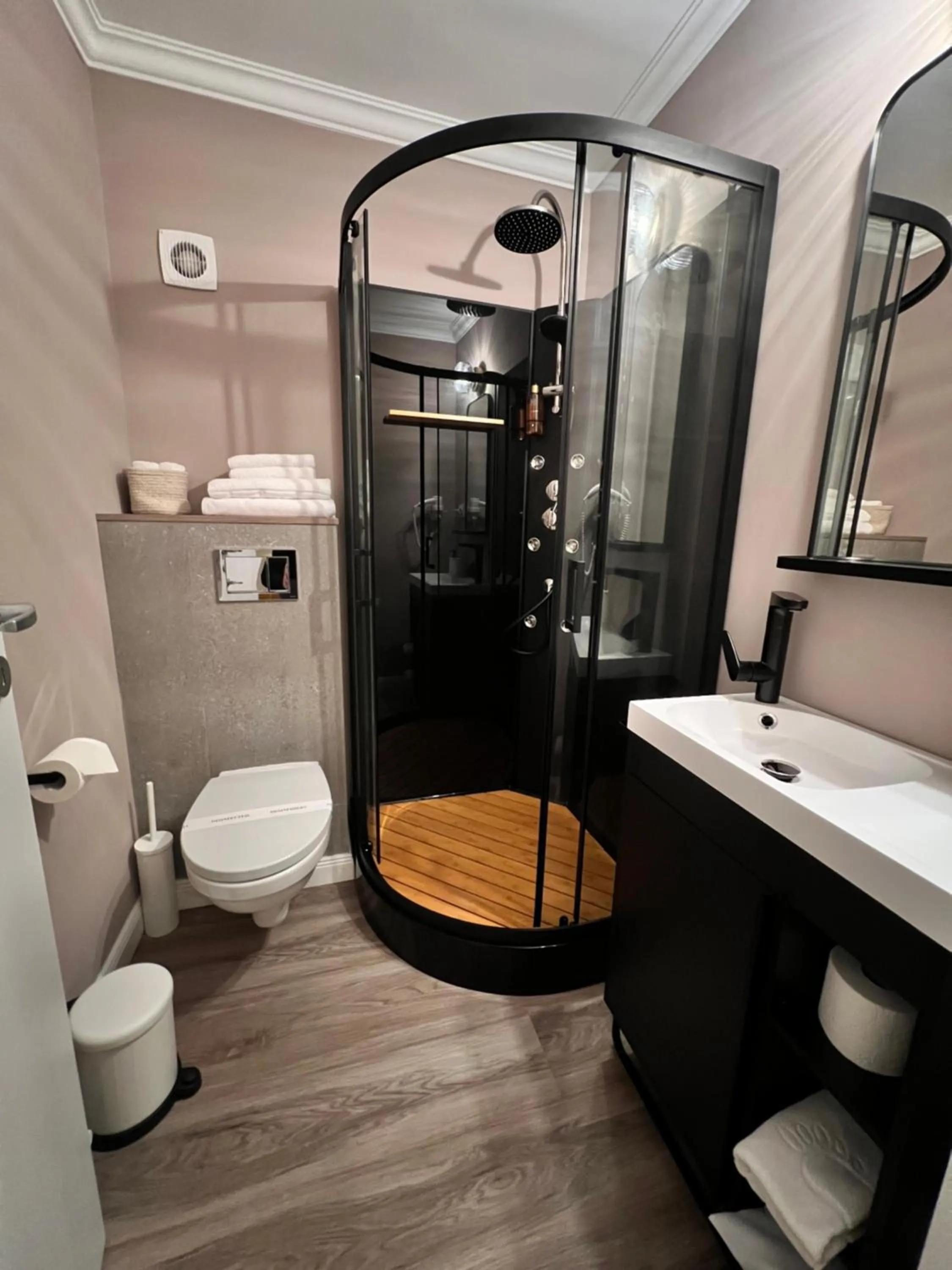 Shower in Hotel Cocó