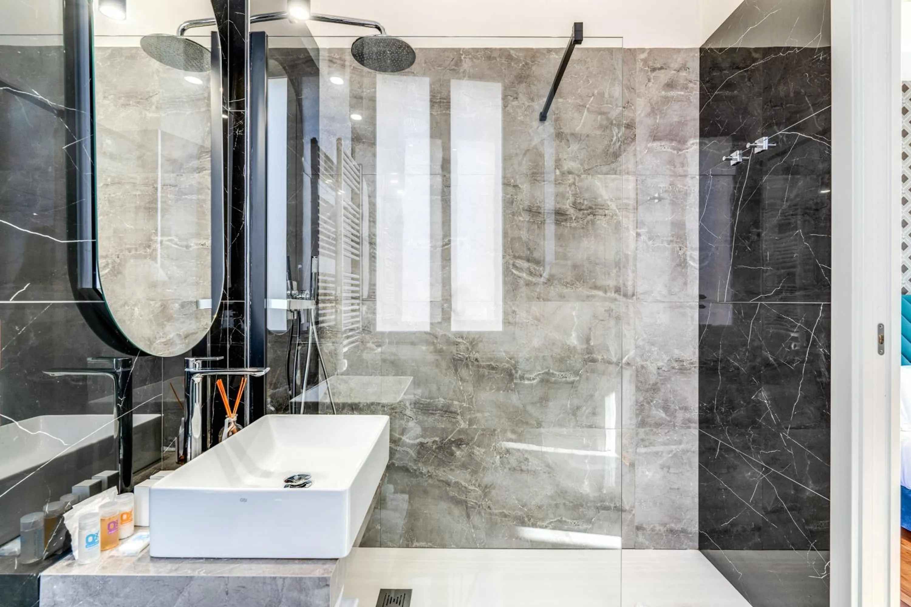 Shower in Arenula Suites